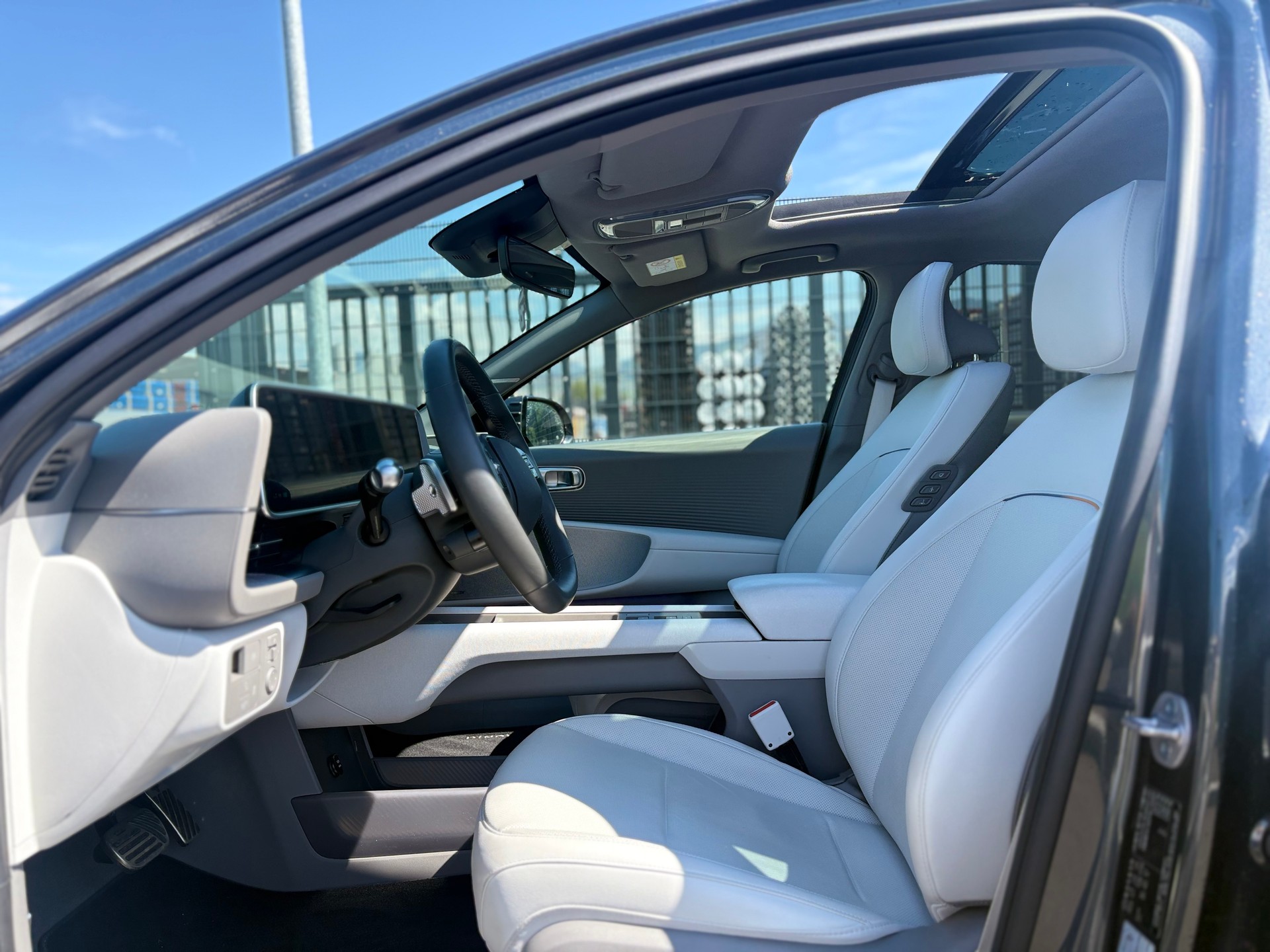 HYUNDAI Ioniq 6 77kWh Launch Edition 2WD-image-8