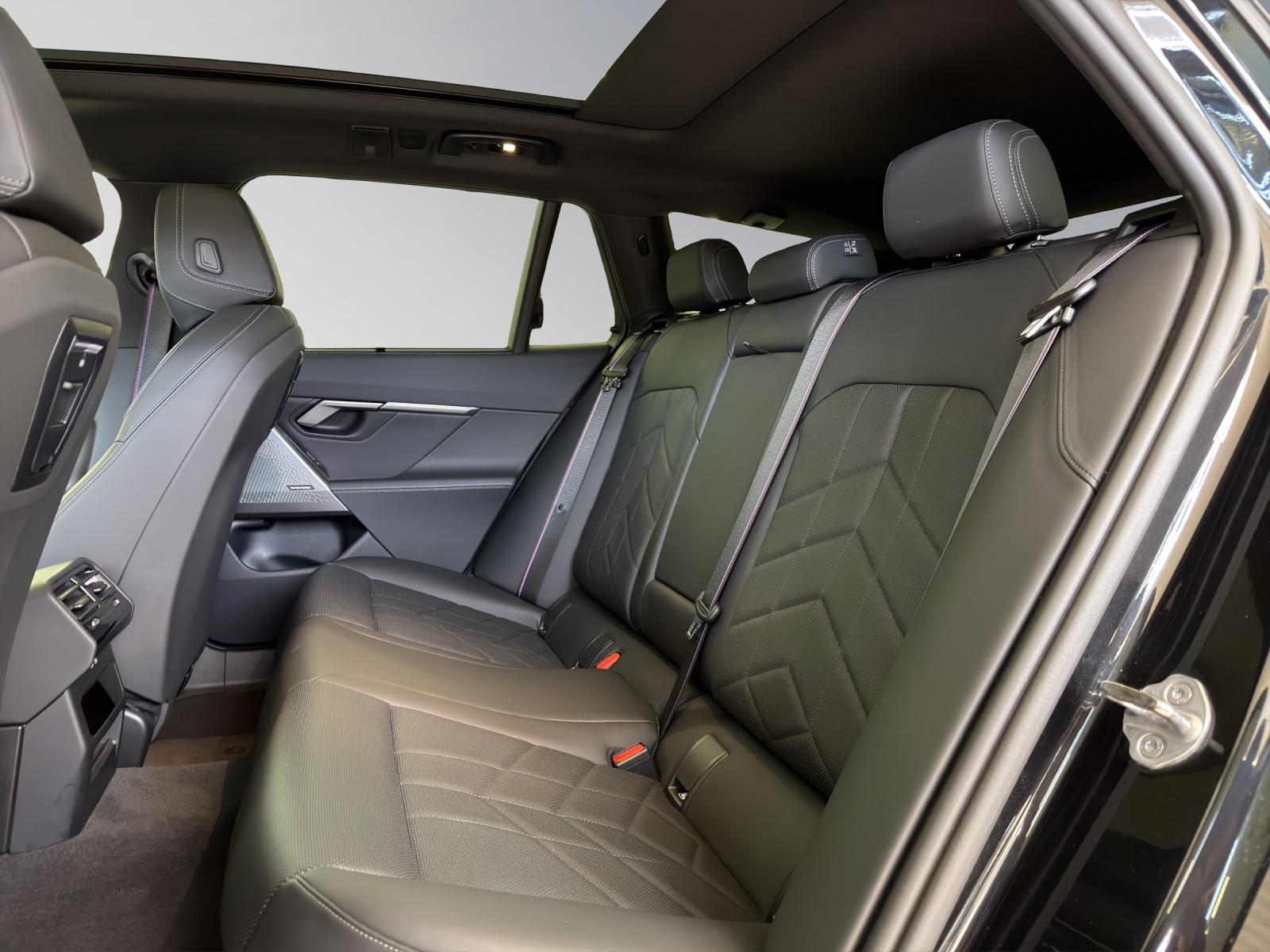 BMW 520d xDrive Touring M Sportpaket Pro (Leasingaktion ab 1.9%)-image-14