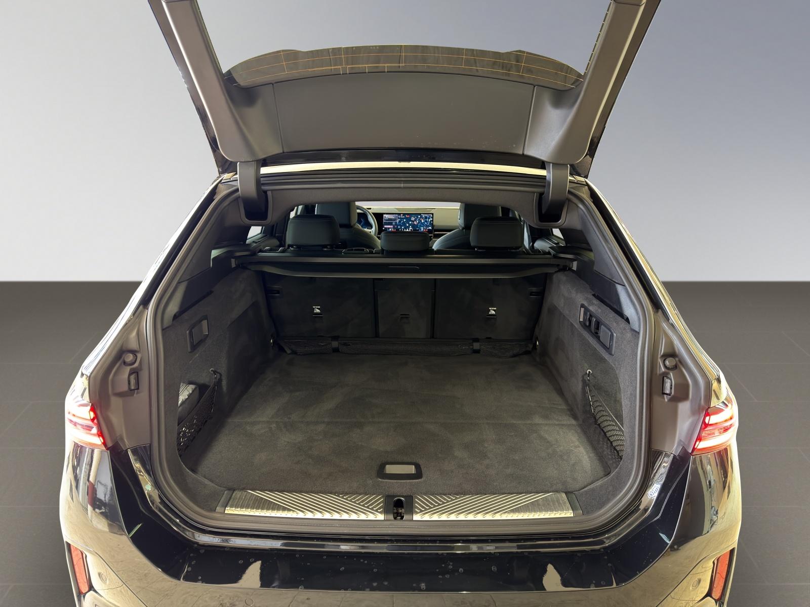 BMW 520d xDrive Touring M Sportpaket Pro (Leasingaktion ab 1.9%)-image-17