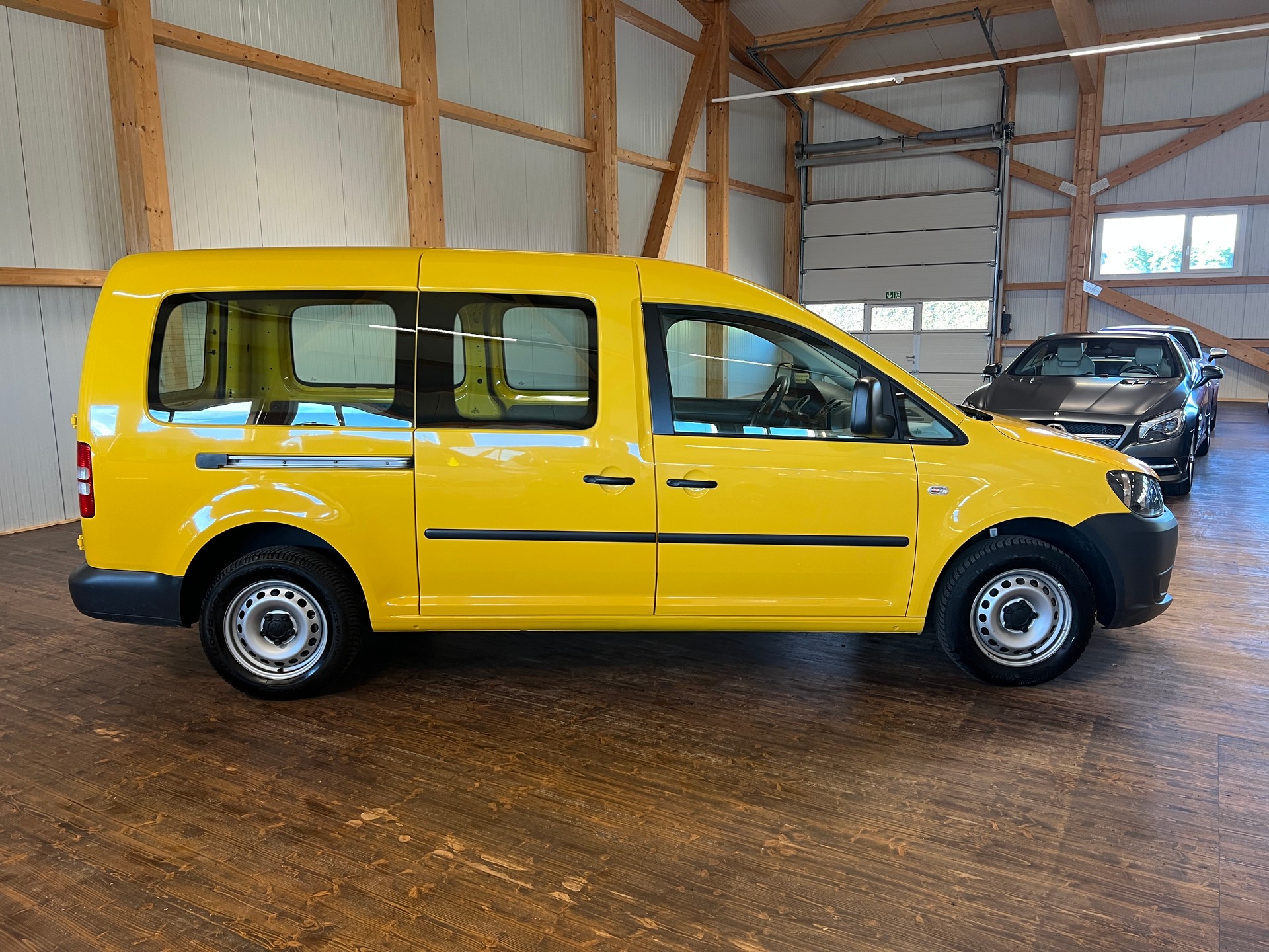 VW Caddy Maxi 1.2 TSI-showroom-element-3