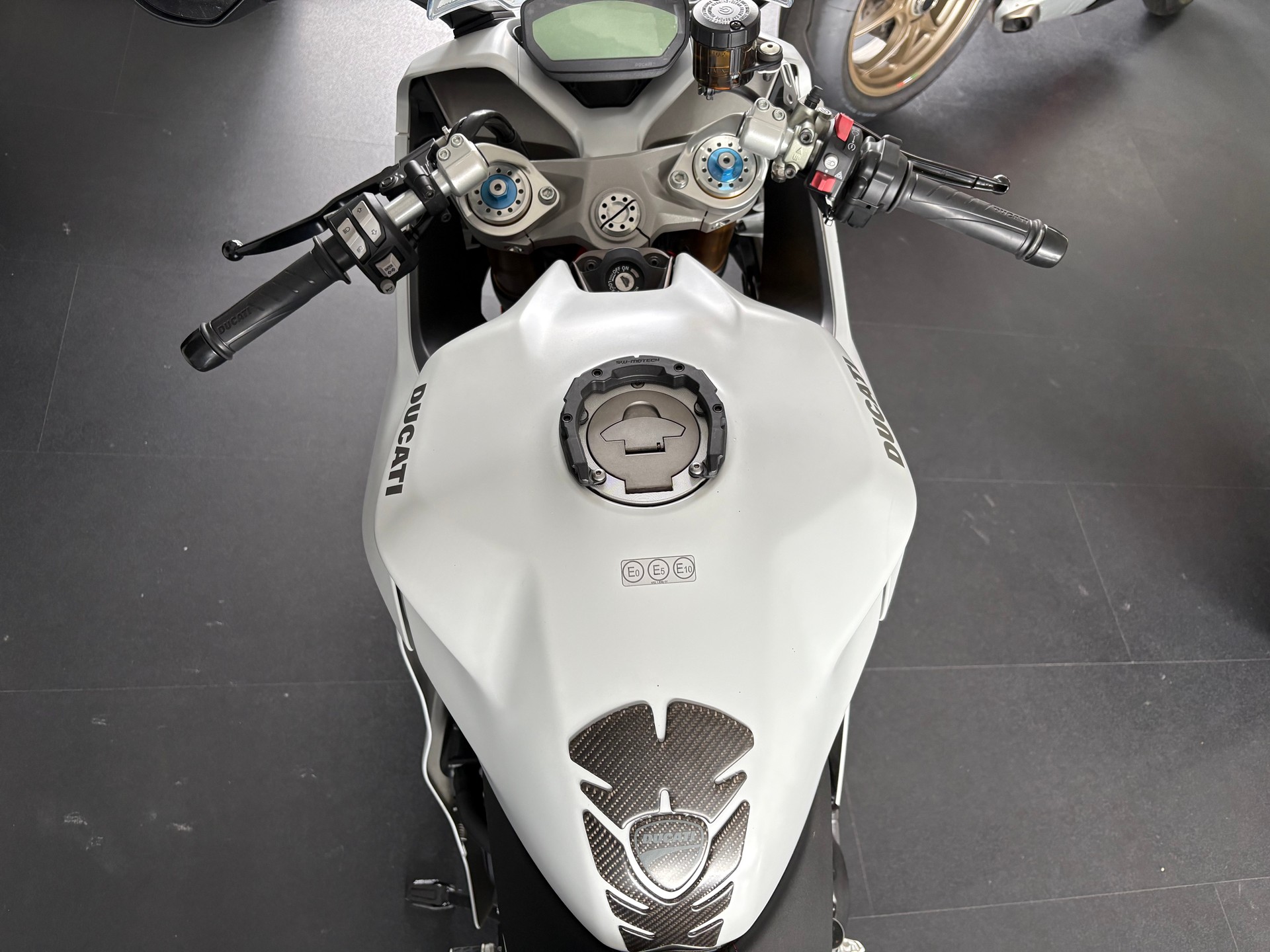 DUCATI 950 Supersport S-image-5