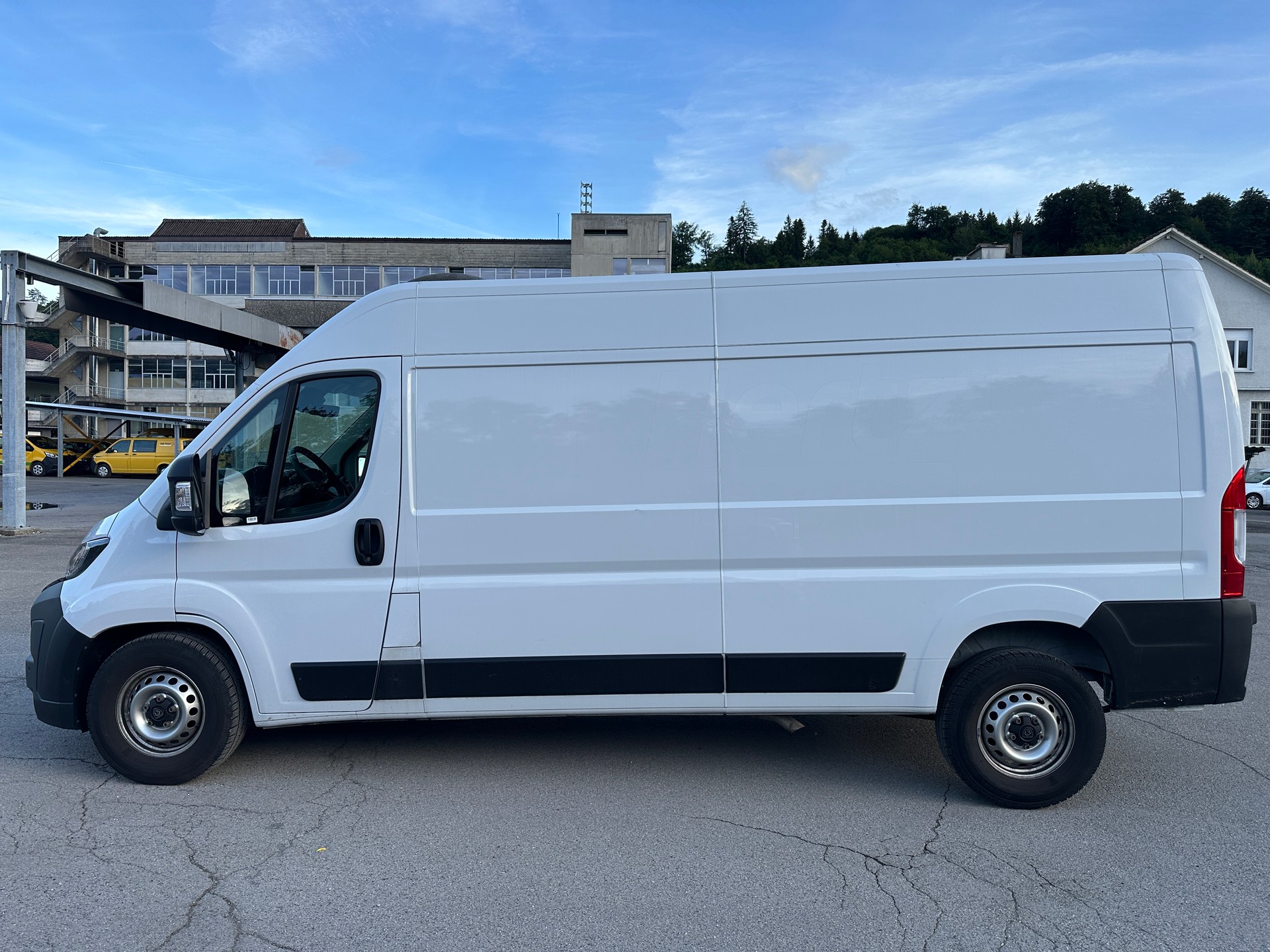 PEUGEOT 2.2 BlueHDi 140 S/S L3H2-image-2