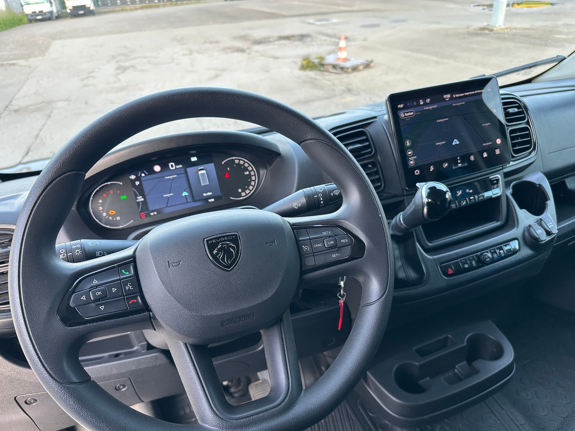 PEUGEOT 2.2 BlueHDi 140 S/S L3H2-image-8