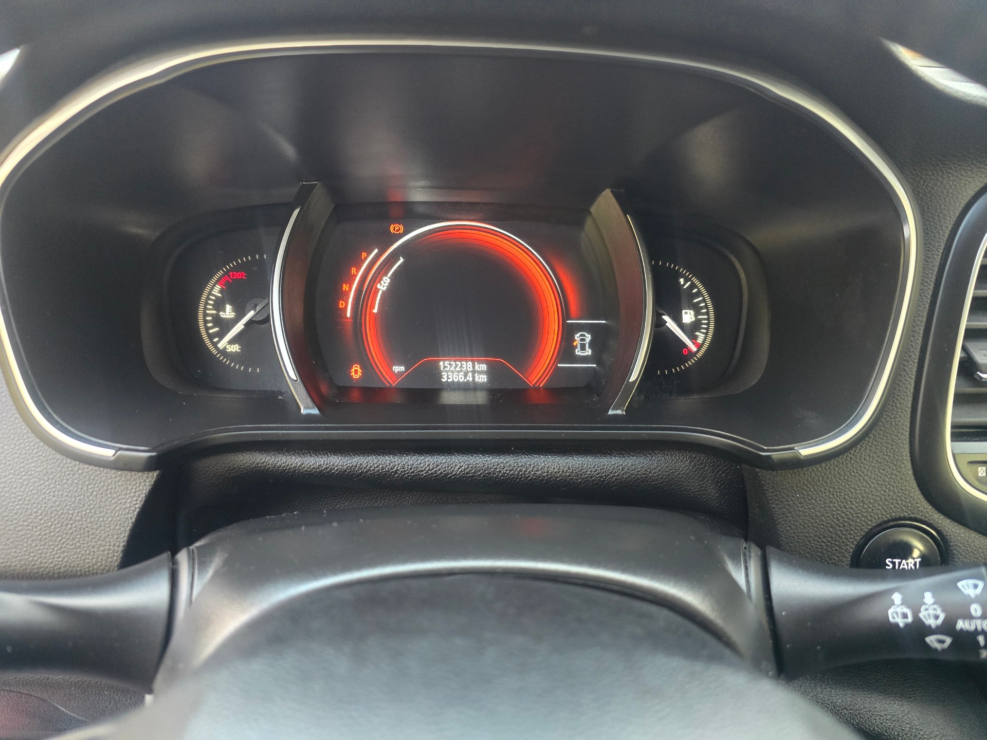 RENAULT Mégane Grandtour 1.5 dCi 90th Anniversary EDC-image-18
