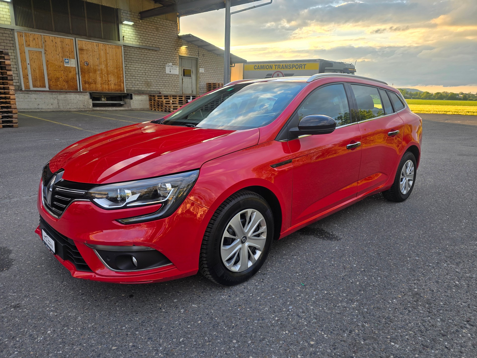 RENAULT Mégane Grandtour 1.5 dCi 90th Anniversary EDC-showroom-element-2
