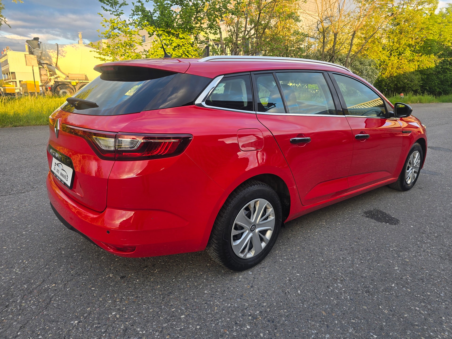 RENAULT Mégane Grandtour 1.5 dCi 90th Anniversary EDC-image-5