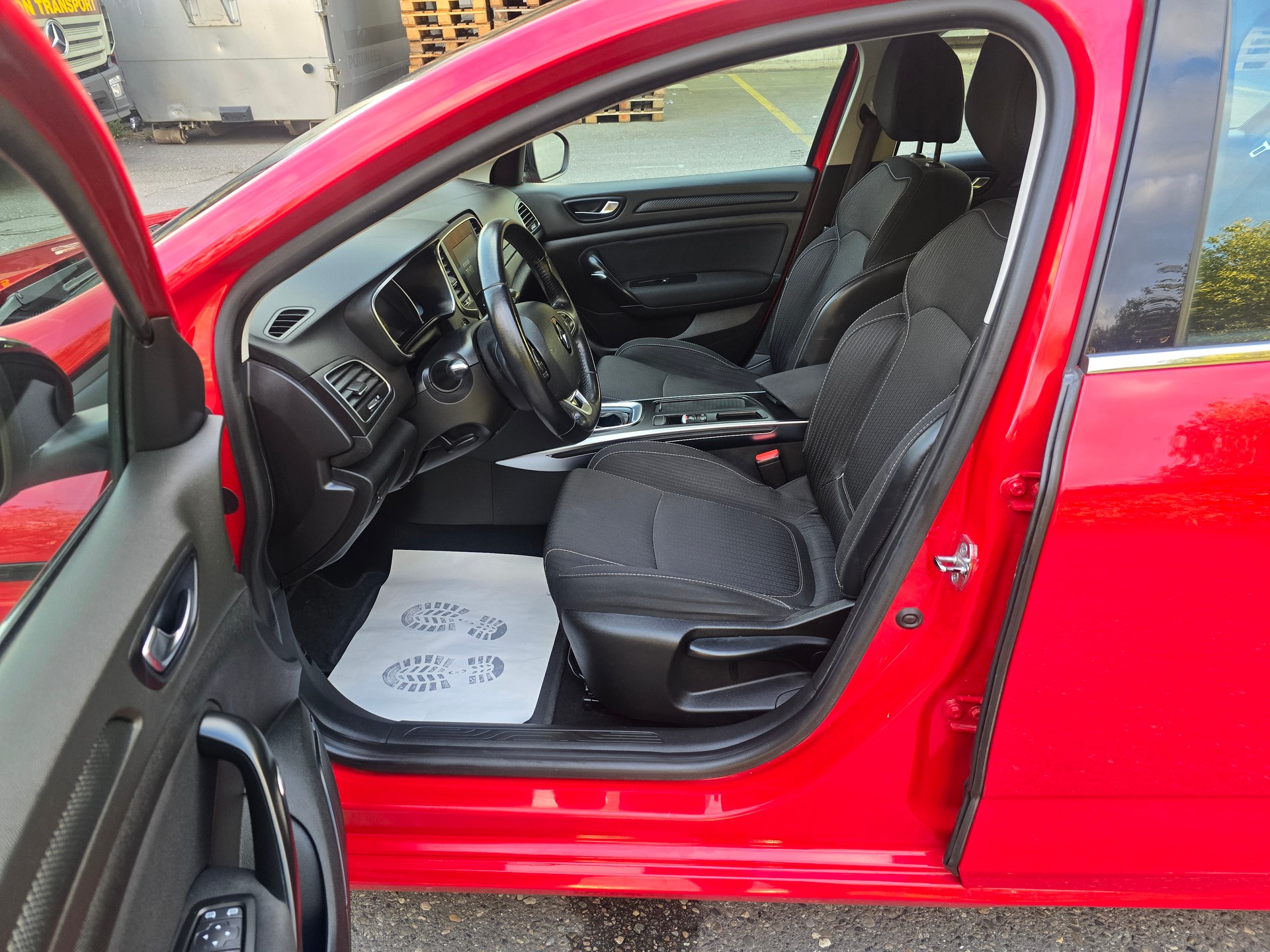 RENAULT Mégane Grandtour 1.5 dCi 90th Anniversary EDC-image-11