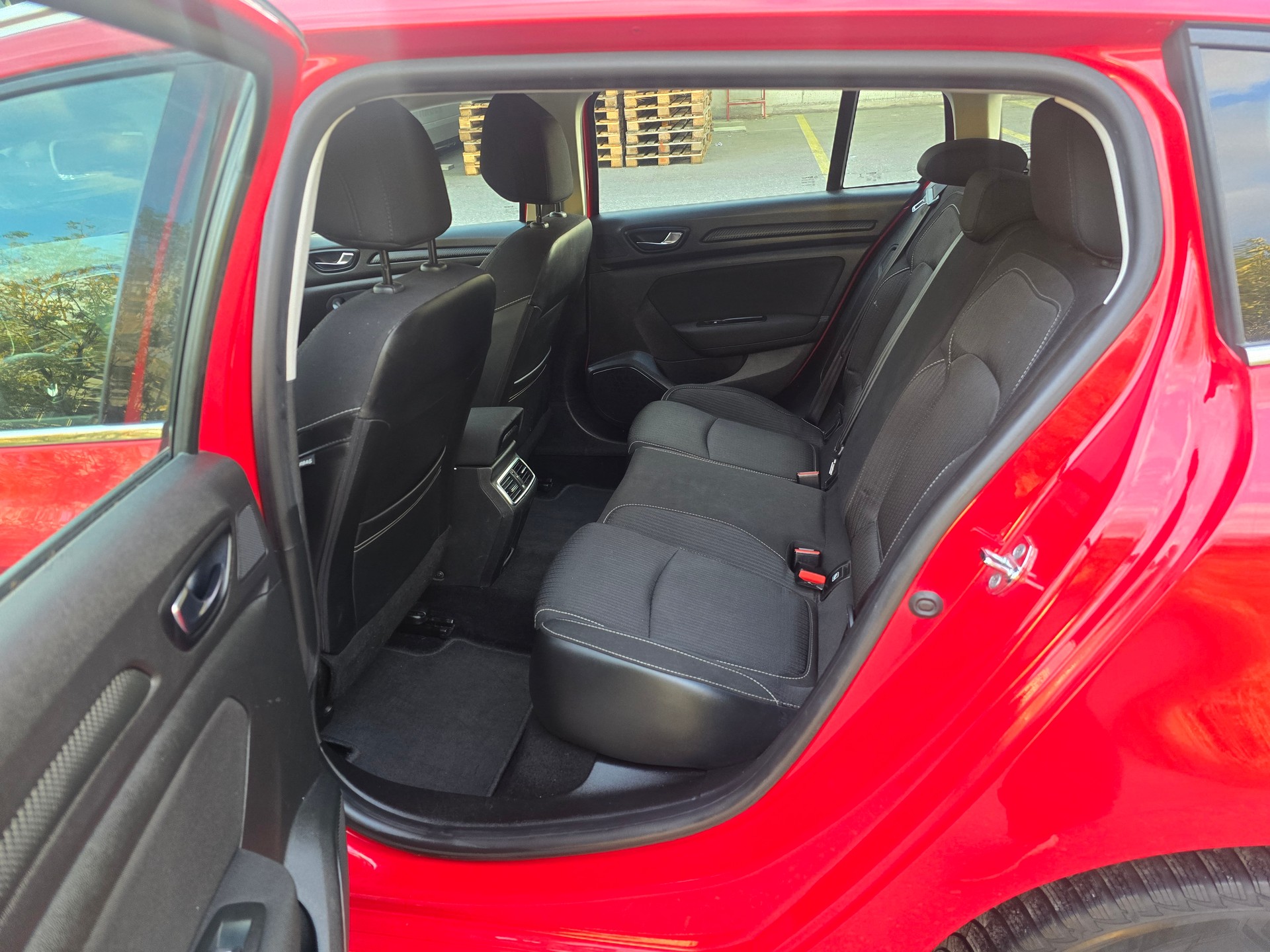 RENAULT Mégane Grandtour 1.5 dCi 90th Anniversary EDC-image-14