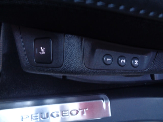 PEUGEOT 3008 2.0 BlueHDi GT EAT-image-8