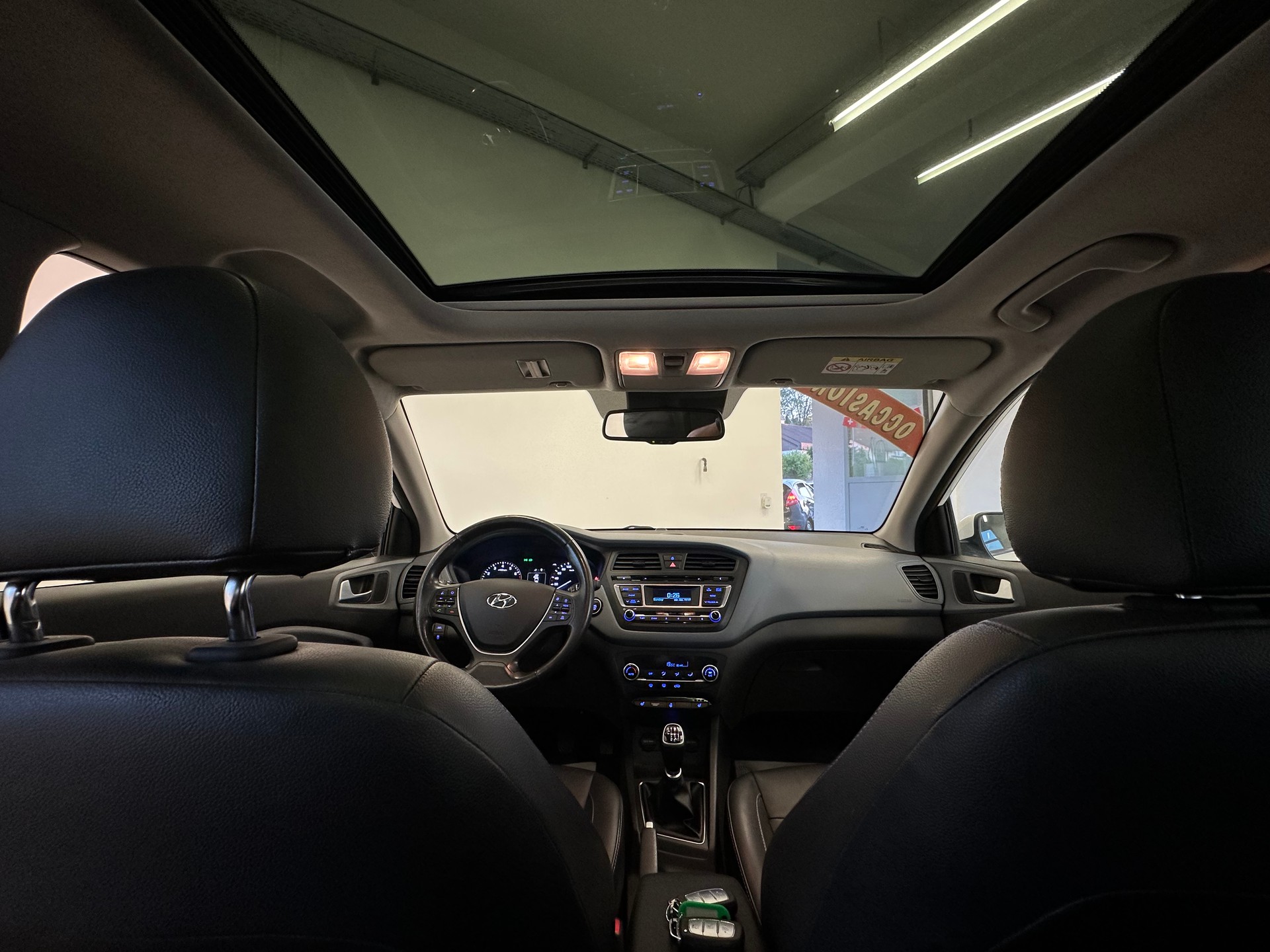 HYUNDAI i20 1.4 Vertex-image-24