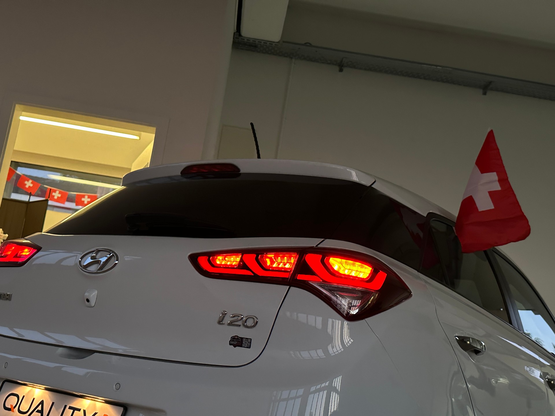 HYUNDAI i20 1.4 Vertex-image-8