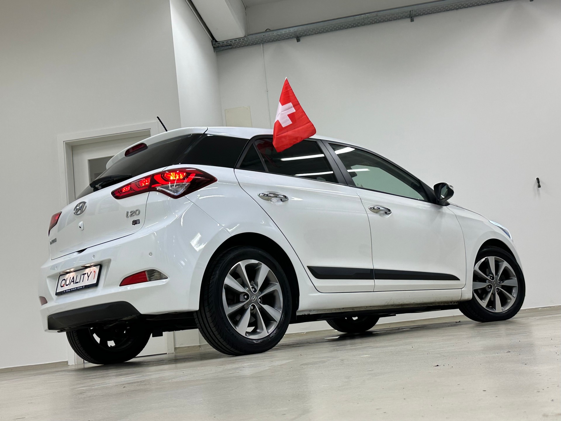 HYUNDAI i20 1.4 Vertex-image-11