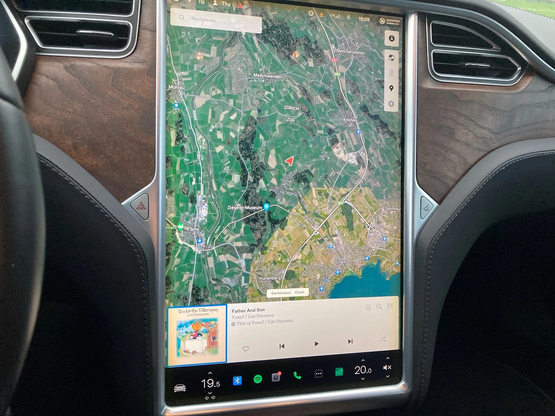 TESLA Model S 75 D 4x4-image-8