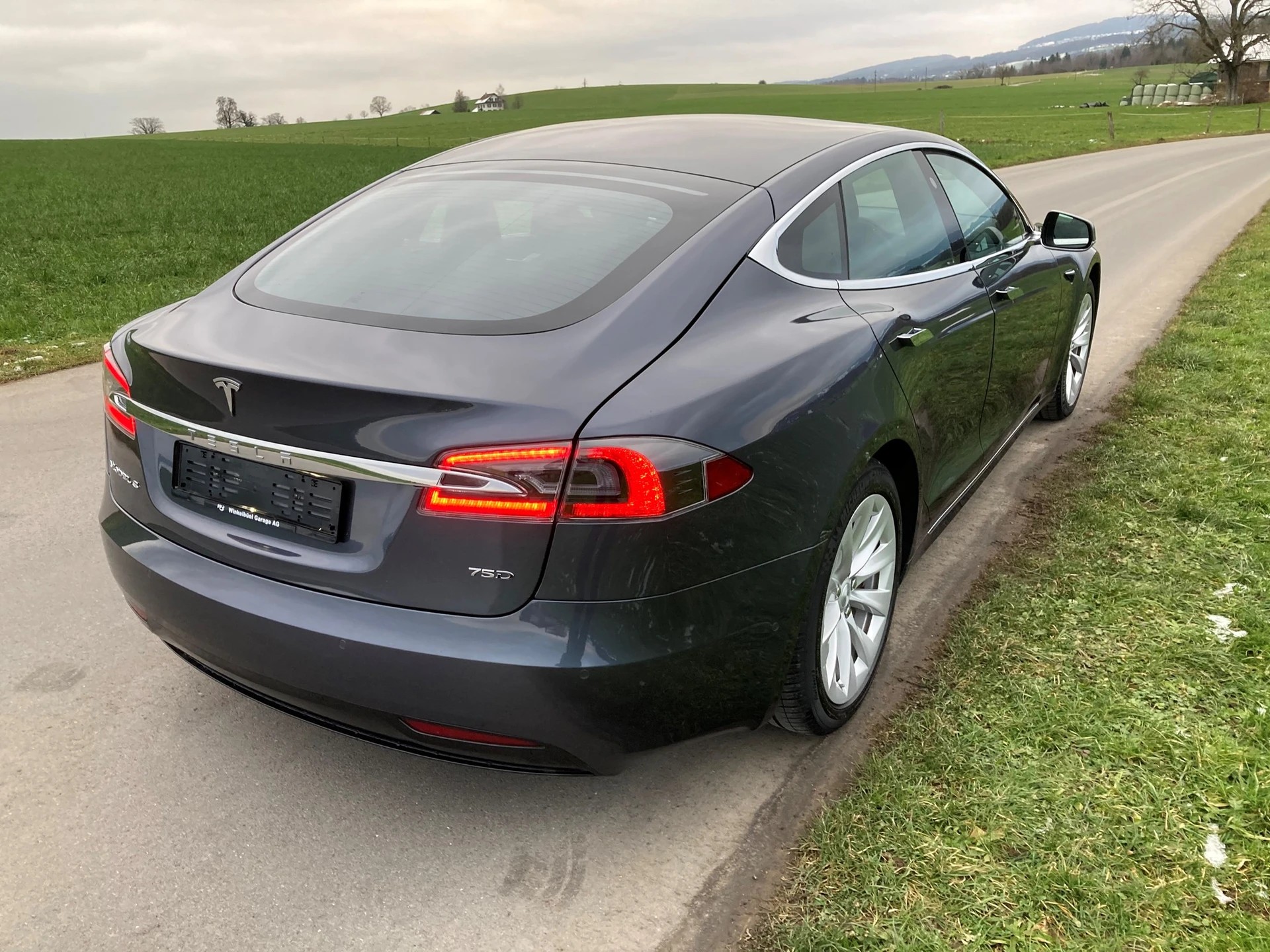 TESLA Model S 75 D 4x4-image-2