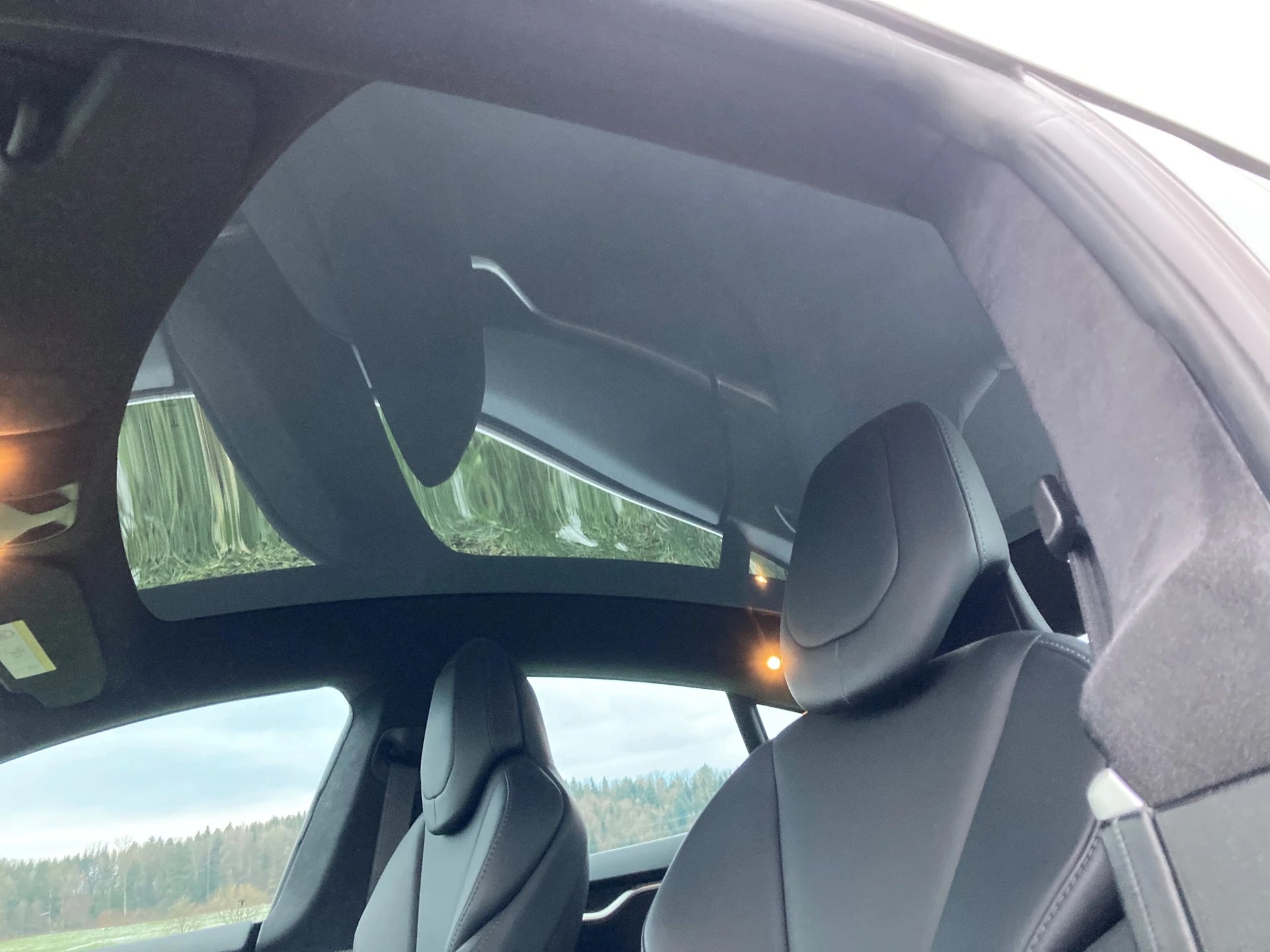TESLA Model S 75 D 4x4-image-11