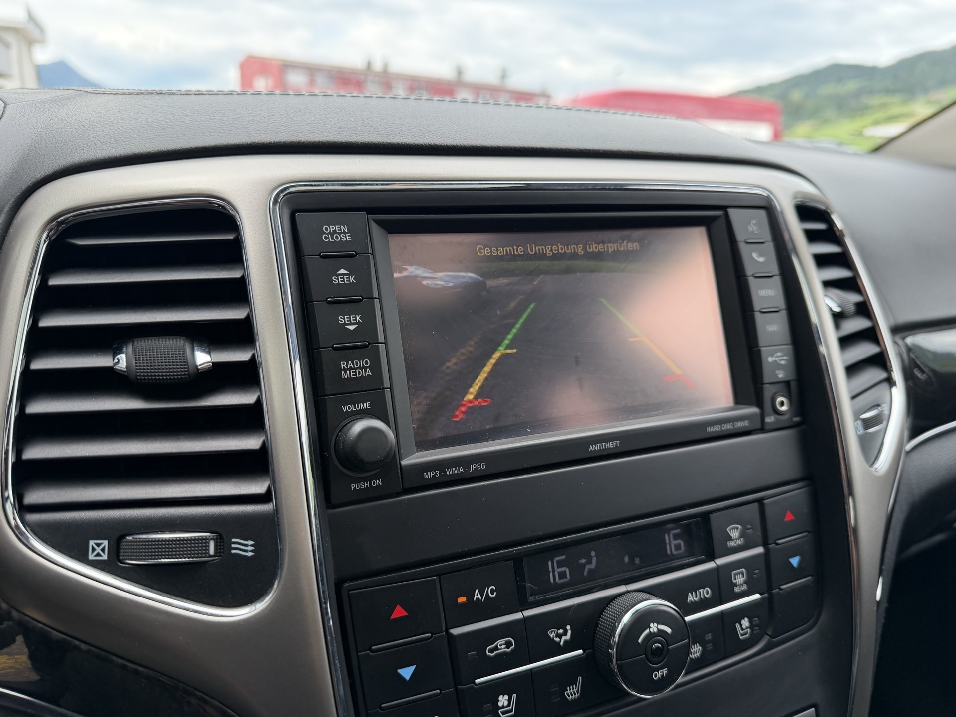 JEEP Grand Cherokee 3.0 CRD Overland Automatic-image-13
