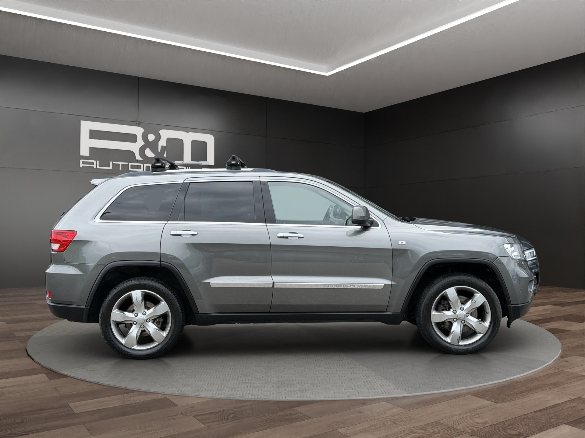 JEEP Grand Cherokee 3.0 CRD Overland Automatic-showroom-element-3
