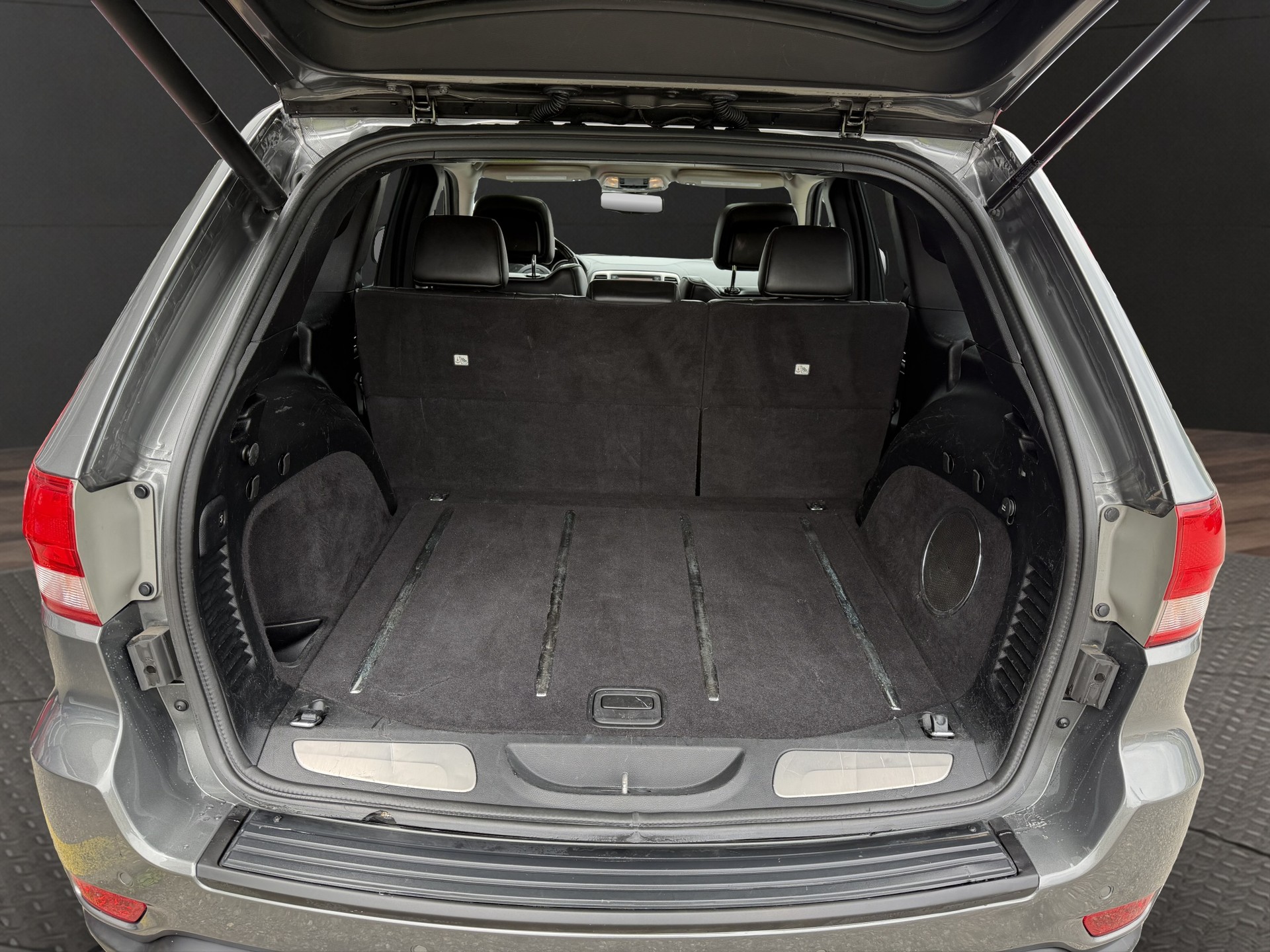 JEEP Grand Cherokee 3.0 CRD Overland Automatic-image-6
