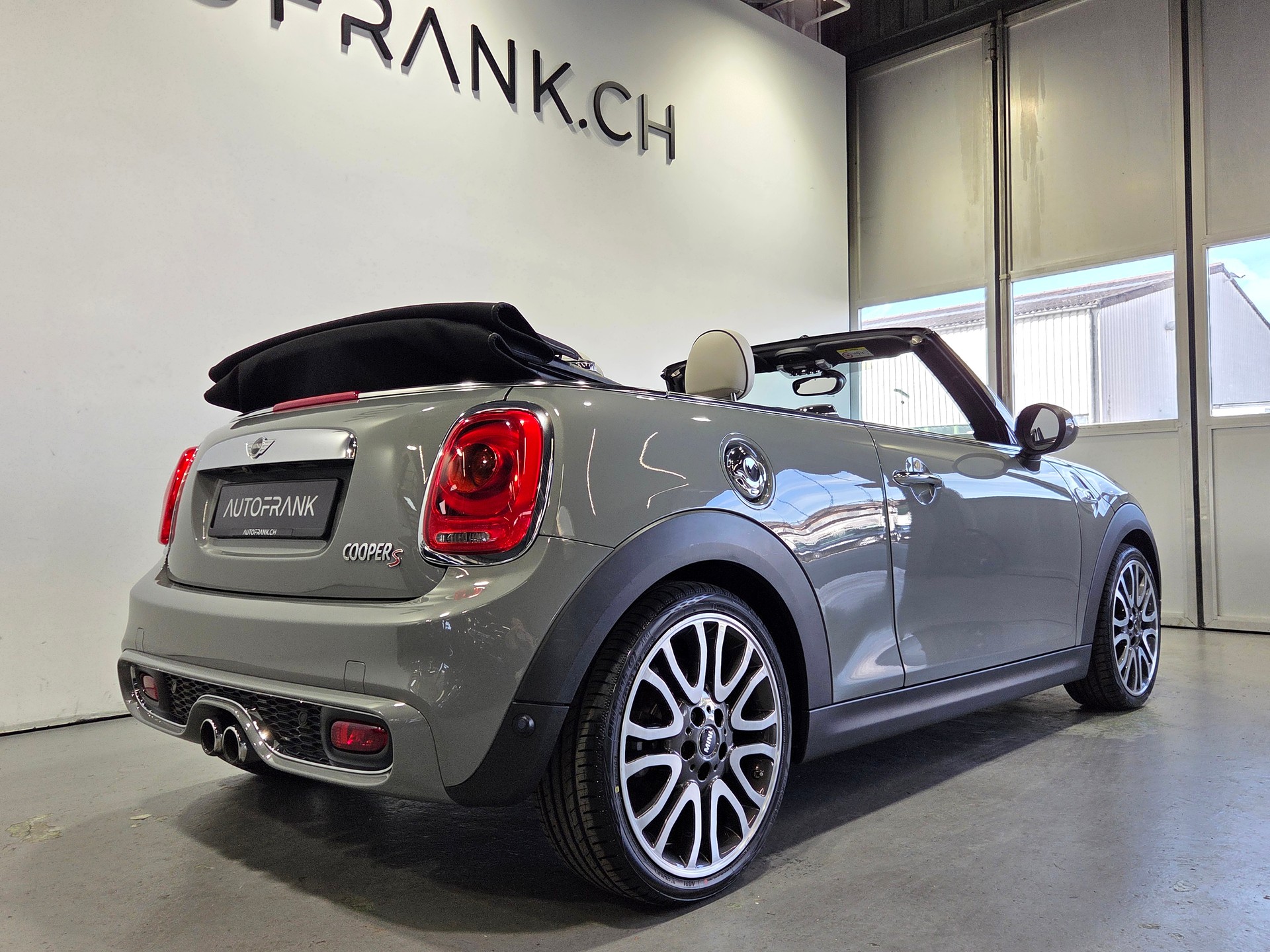 MINI Cabrio F57 2.0i Cooper S SAG-showroom-element-3