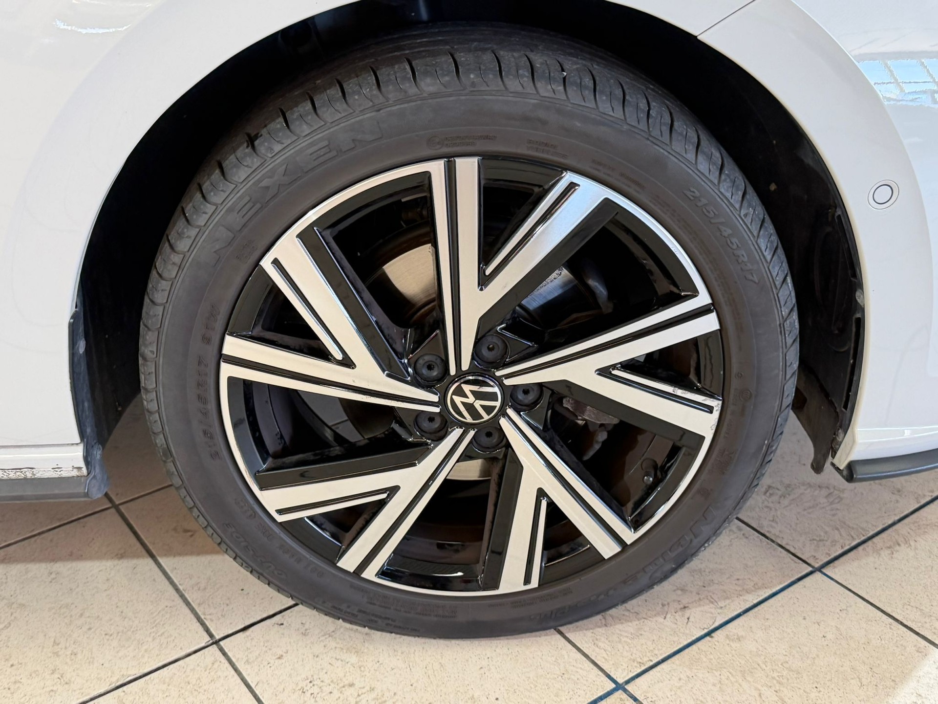 VW Polo 1.0 TSI R-Line DSG-image-4