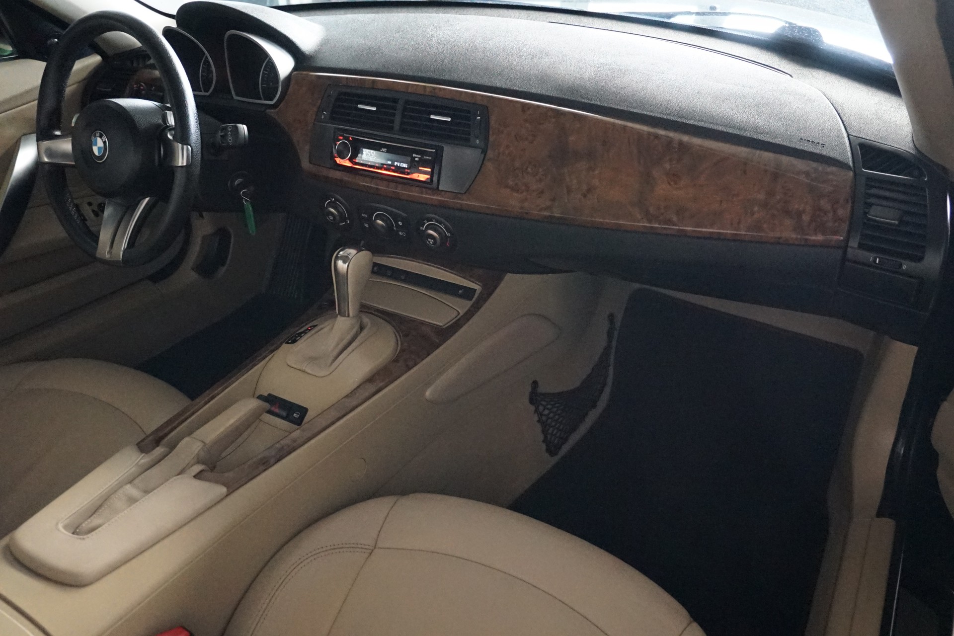 BMW Z4 3.0si Coupé 265PS Automat-image-12