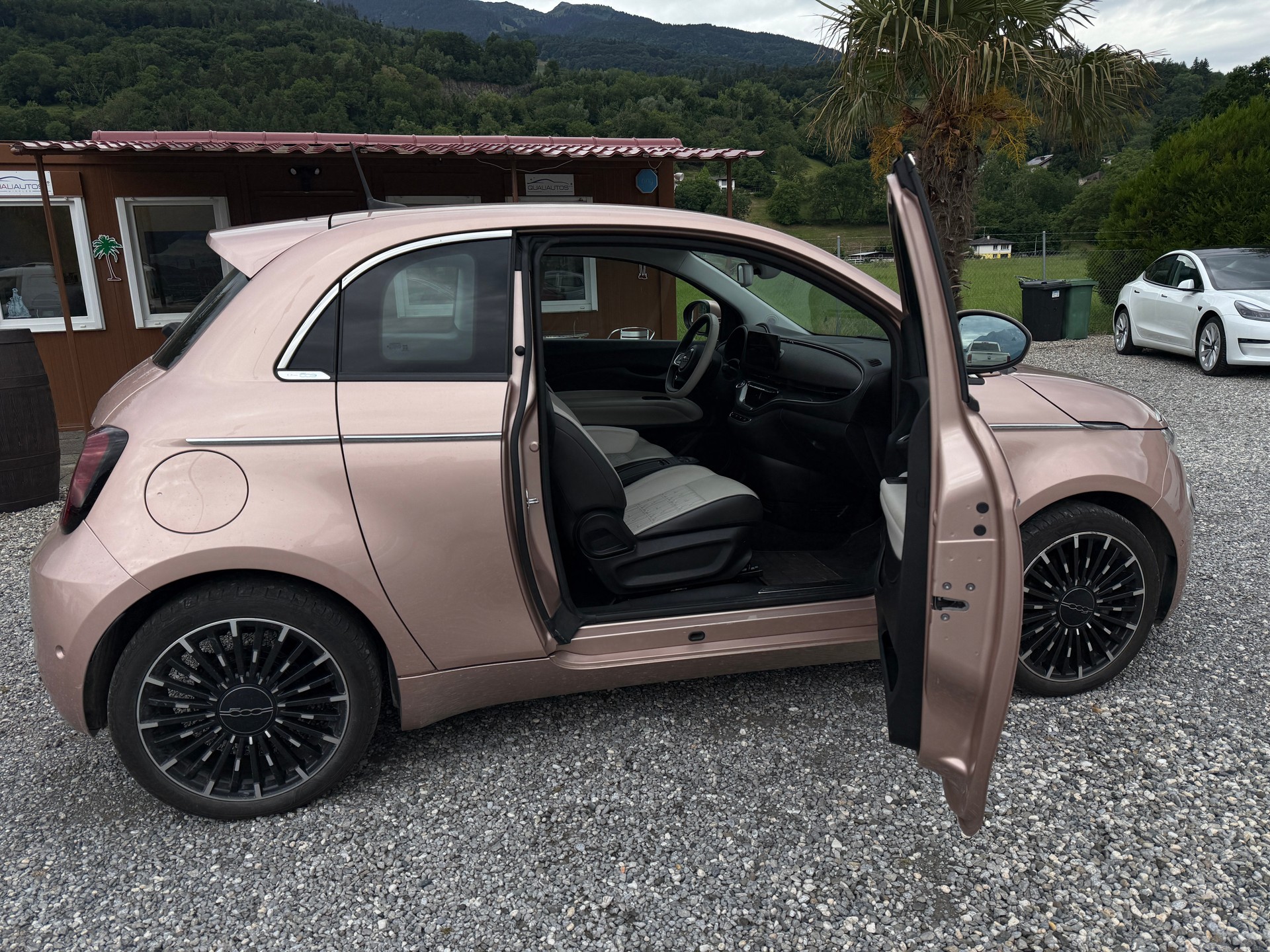 FIAT 500e 3+1 Türen electric 87 kW La Prima-showroom-element-3