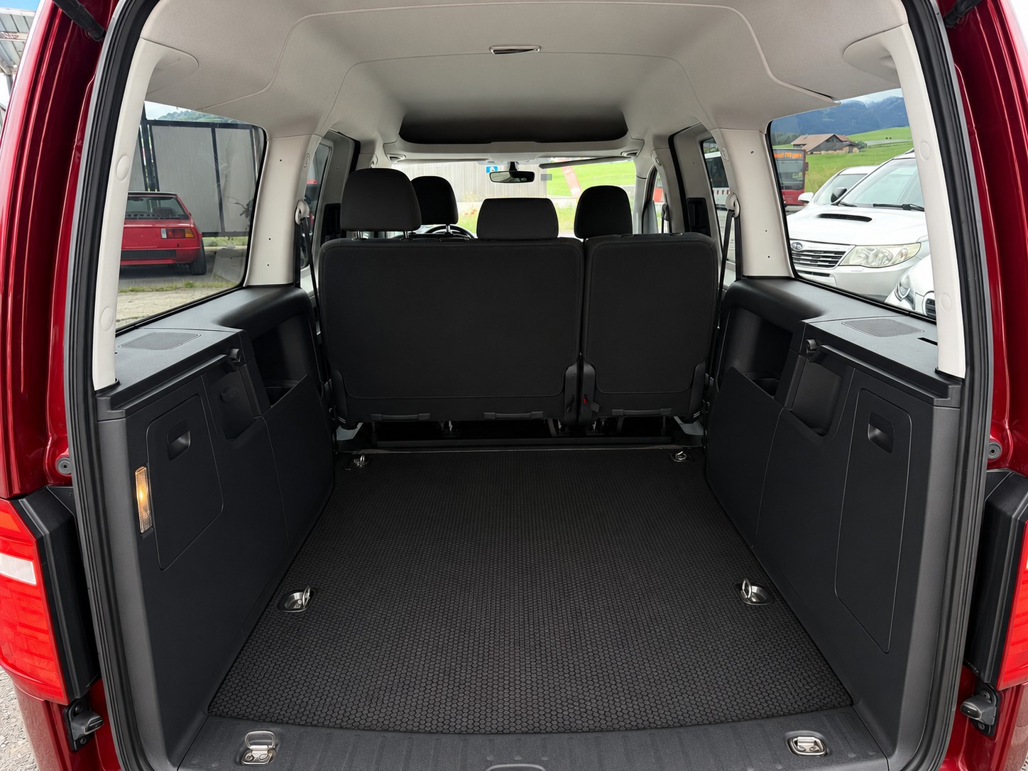 VW Caddy Maxi 1.4 TSI Trendline-image-15