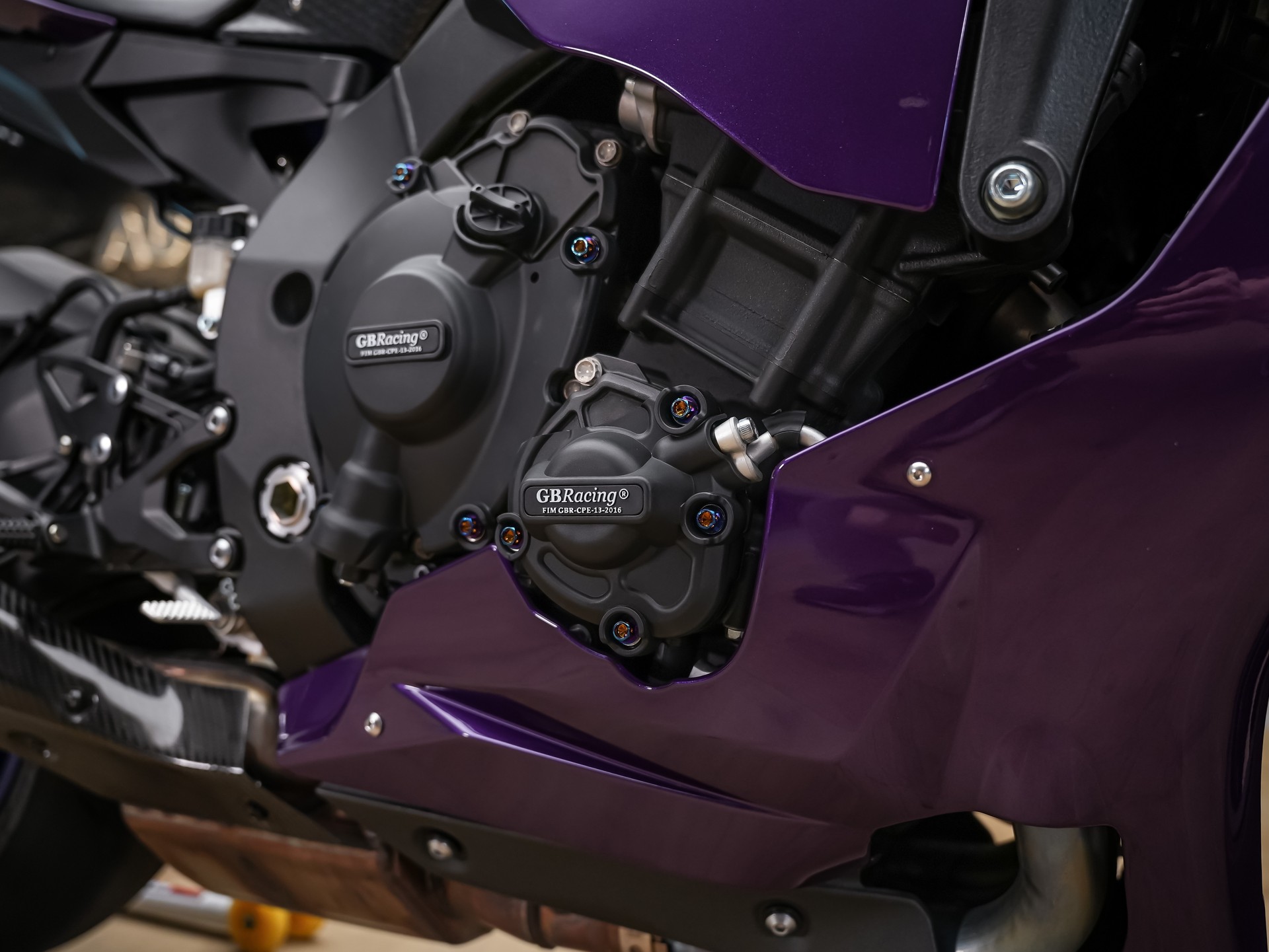 YAMAHA YZF-R1 ABS *Spezial Lackierung*SC Project*Kurzheck*-image-12