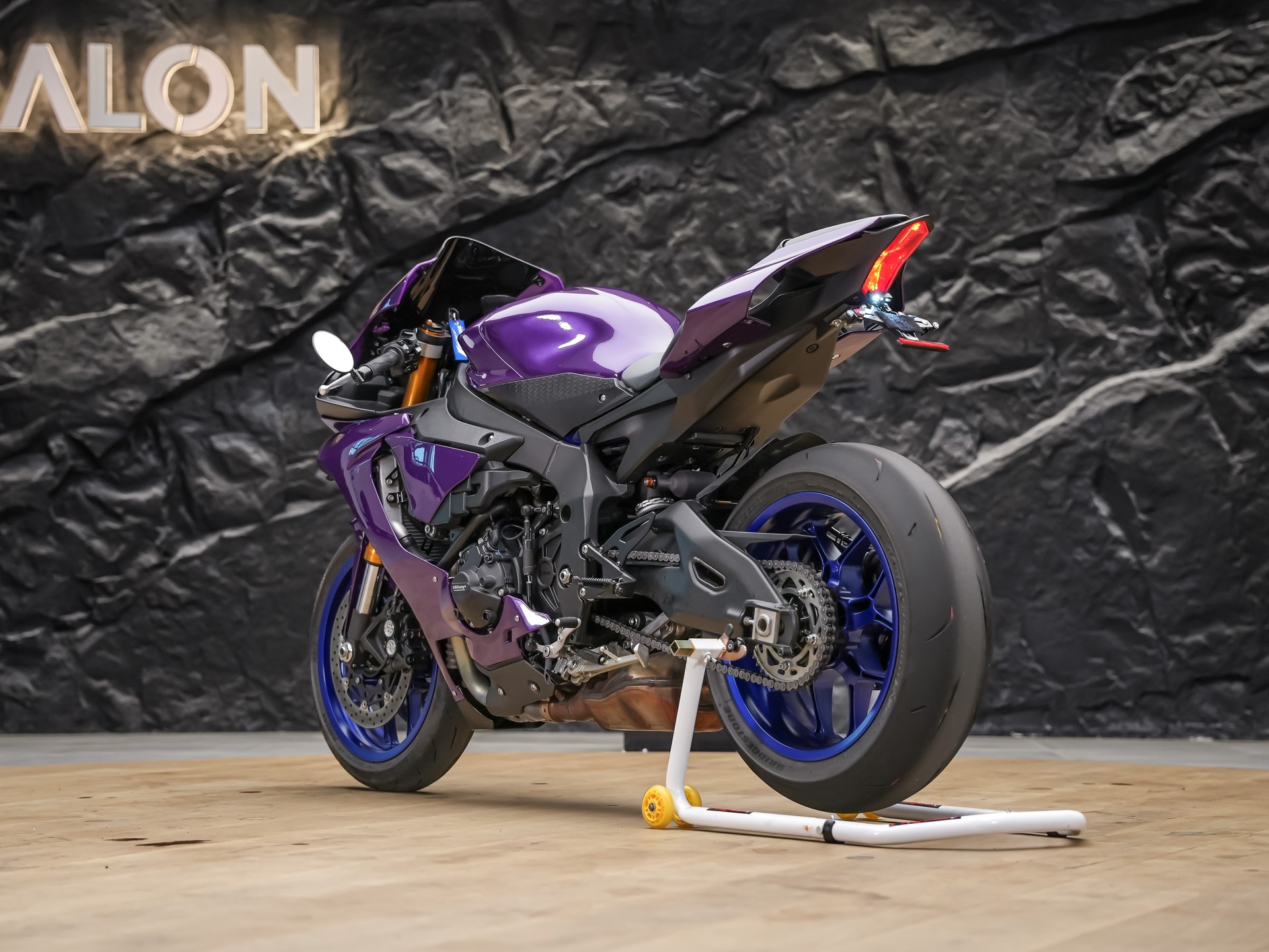 YAMAHA YZF-R1 ABS *Spezial Lackierung*SC Project*Kurzheck*-image-4