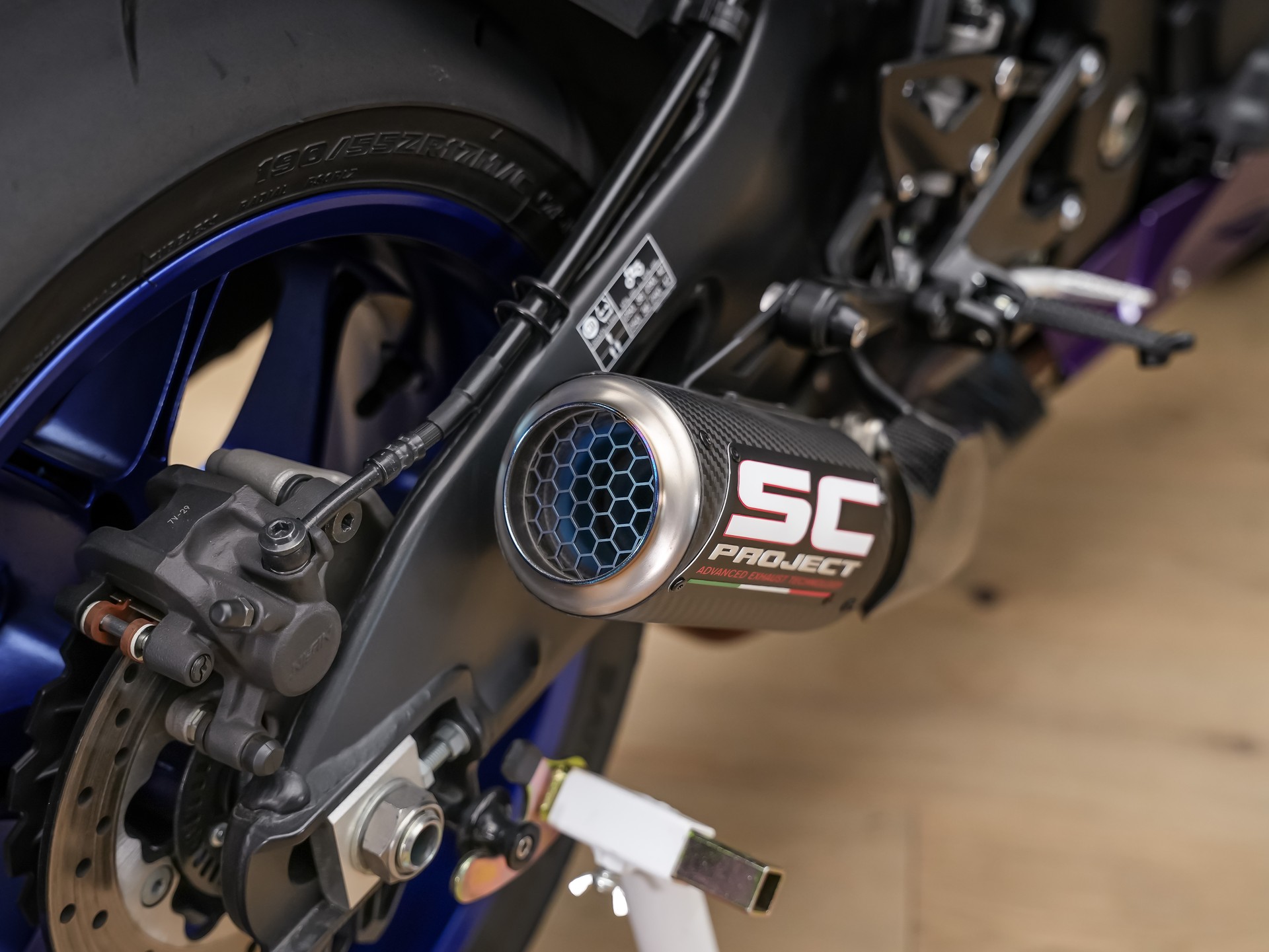 YAMAHA YZF-R1 ABS *Spezial Lackierung*SC Project*Kurzheck*-image-11