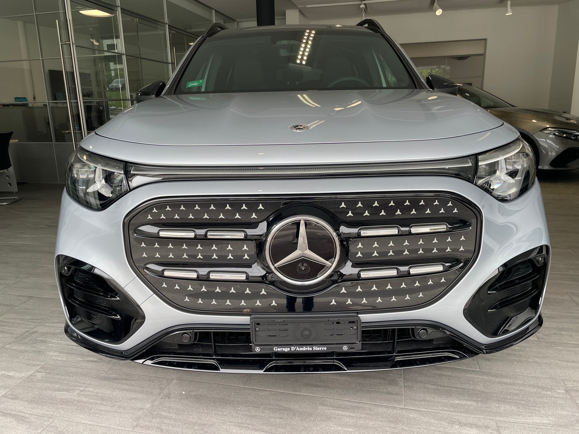 MERCEDES-BENZ Mercedes-Benz GLB 350 4M 7 places AMG Line-showroom-element-1