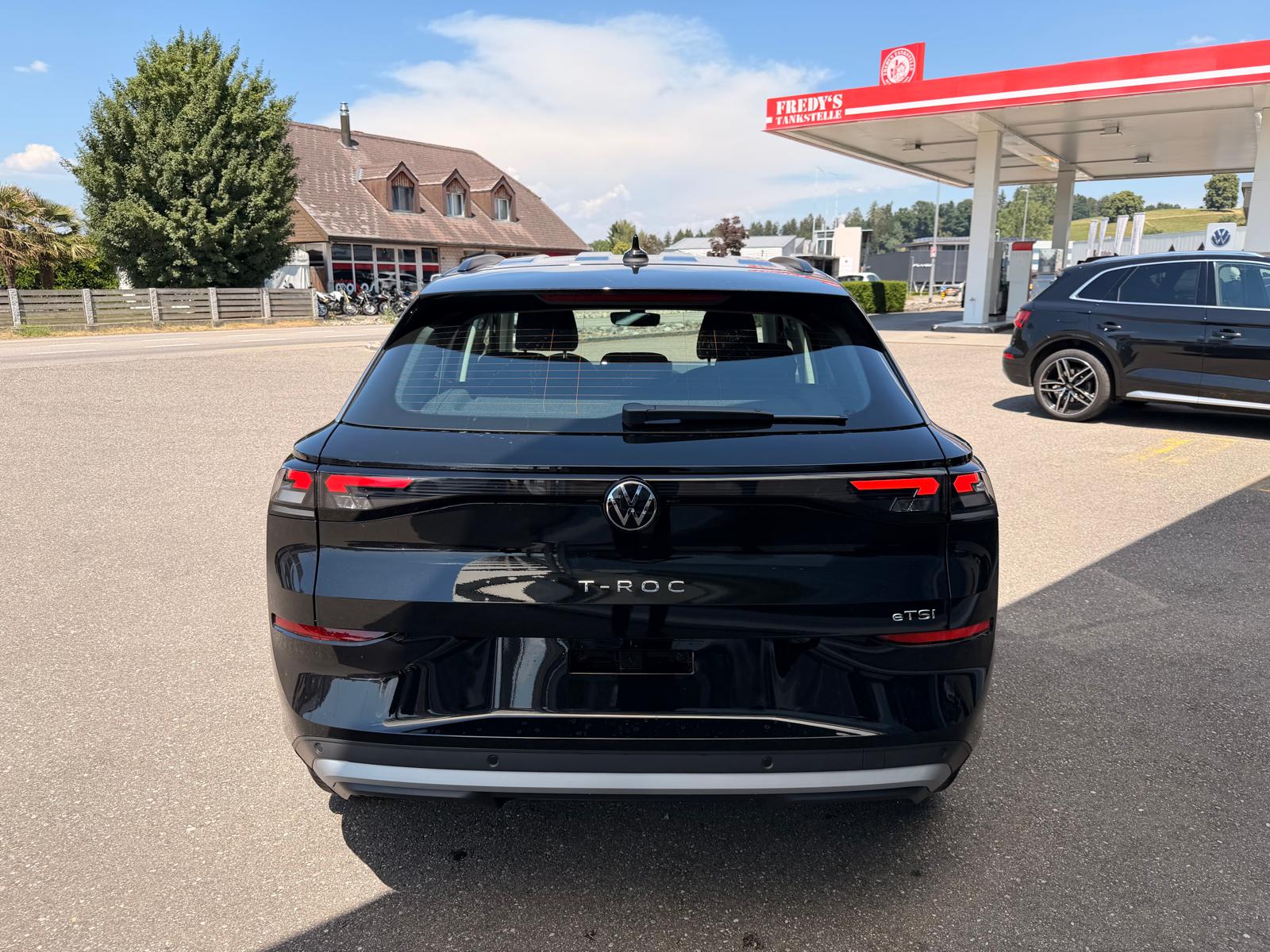VW T-Roc 1.5 eTSI mHEV Trend DSG-showroom-element-3