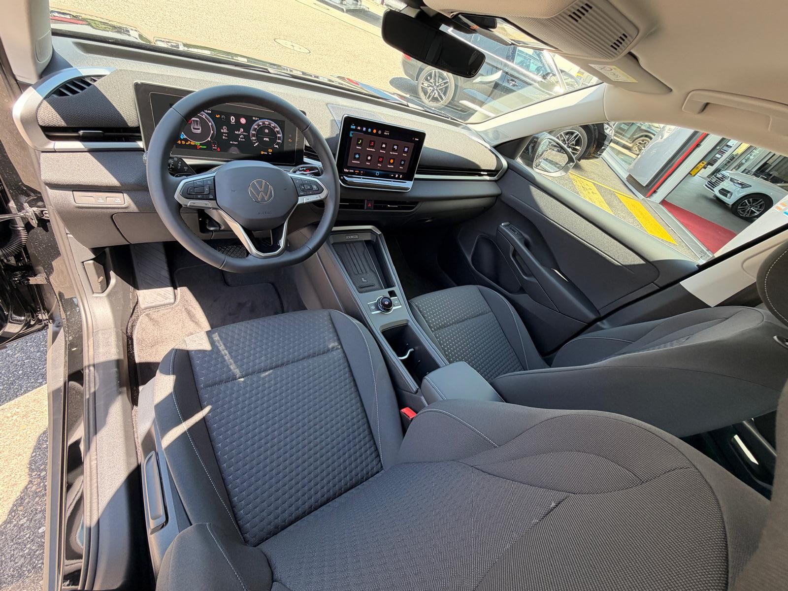 VW T-Roc 1.5 eTSI mHEV Trend DSG-image-21