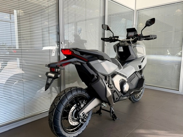 HONDA X-ADV-image-2