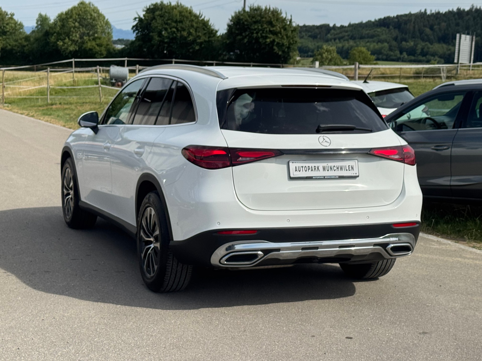 MERCEDES-BENZ GLC 220 d 4Matic 9G-Tronic-image-3