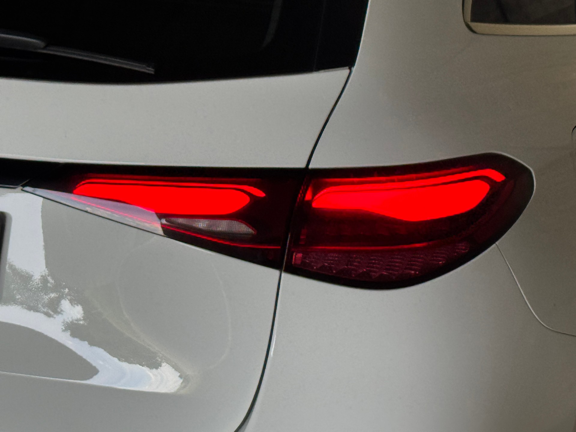 MERCEDES-BENZ GLC 220 d 4Matic 9G-Tronic-image-5
