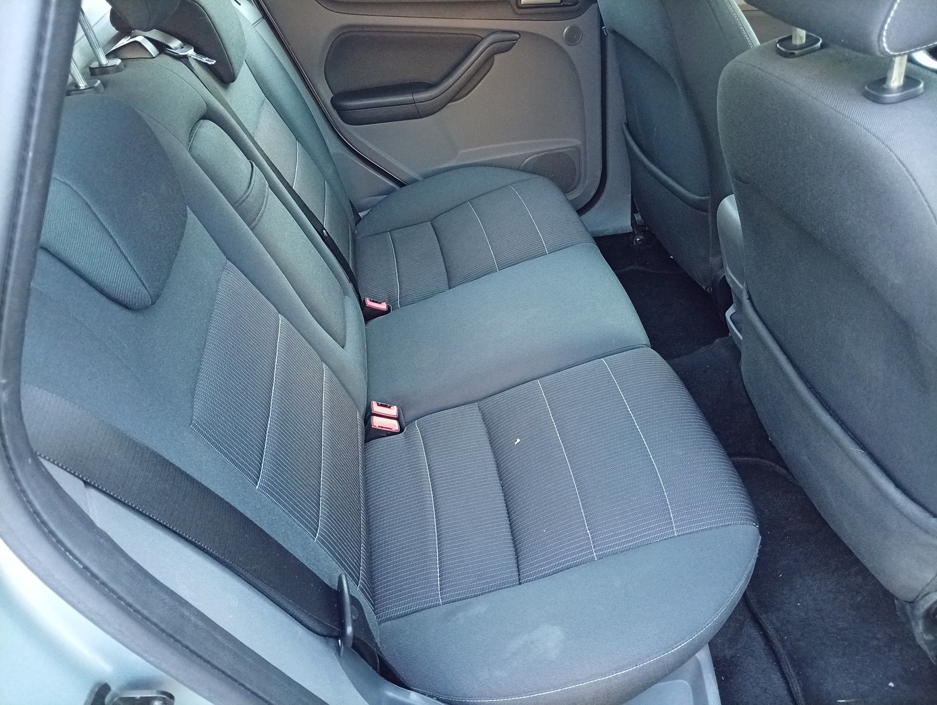 FORD Focus 2.0i Titanium-image-9