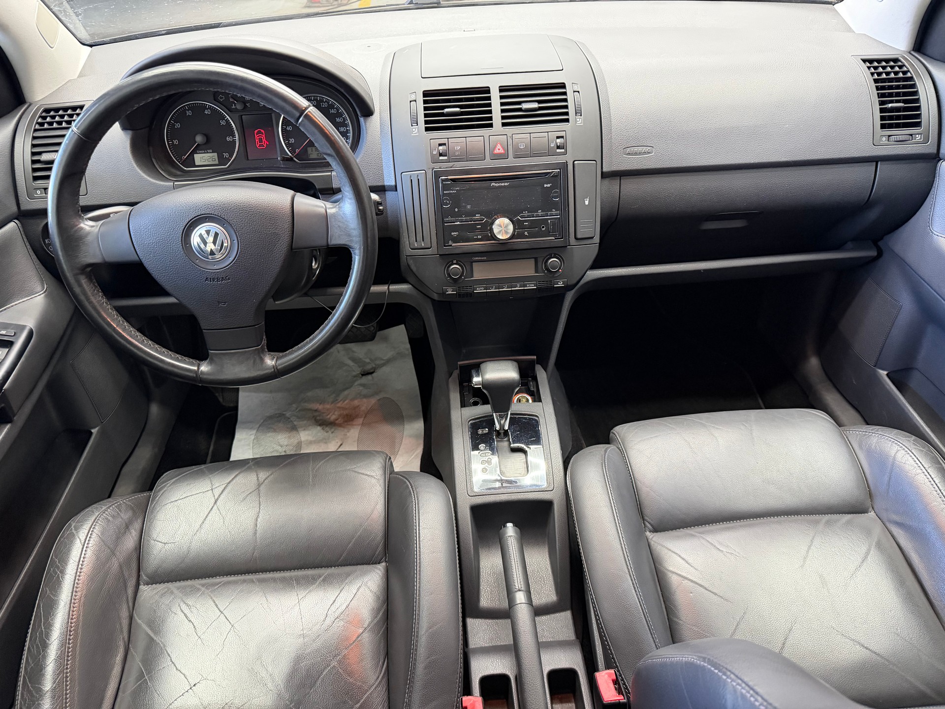 VW Polo 1.6 16V Young&Fresh-image-3