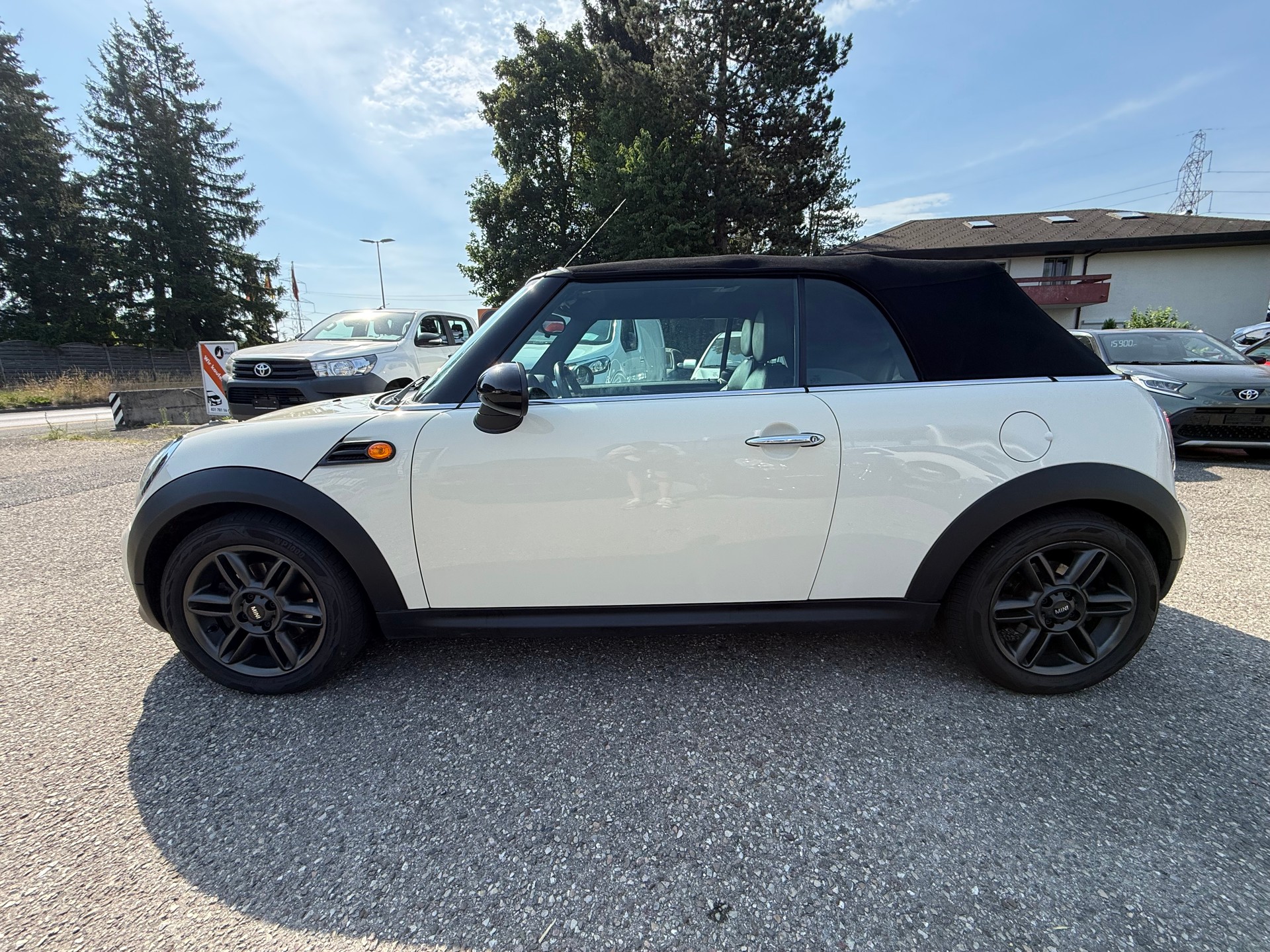 MINI Cooper Cabriolet-image-7