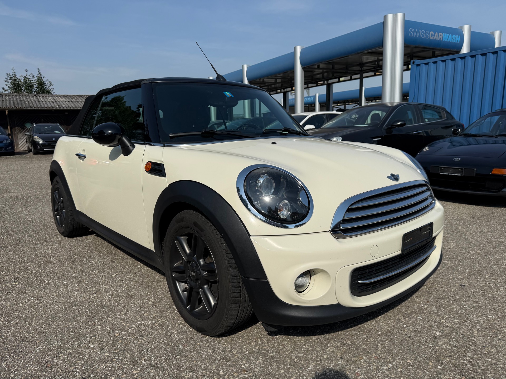 MINI Cooper Cabriolet-image-2