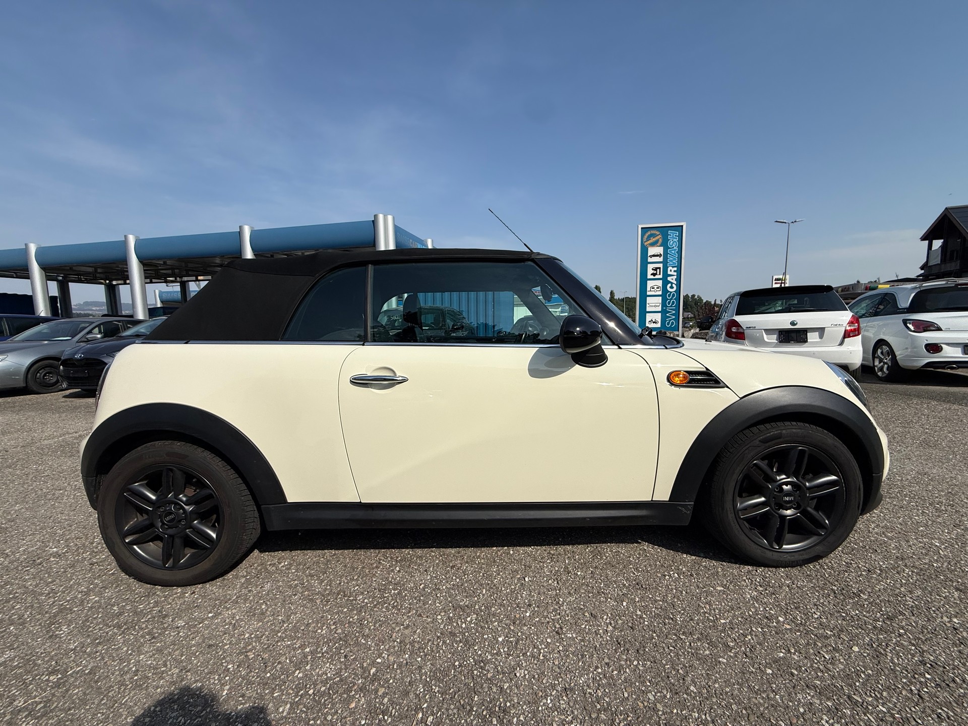 MINI Cooper Cabriolet-image-3