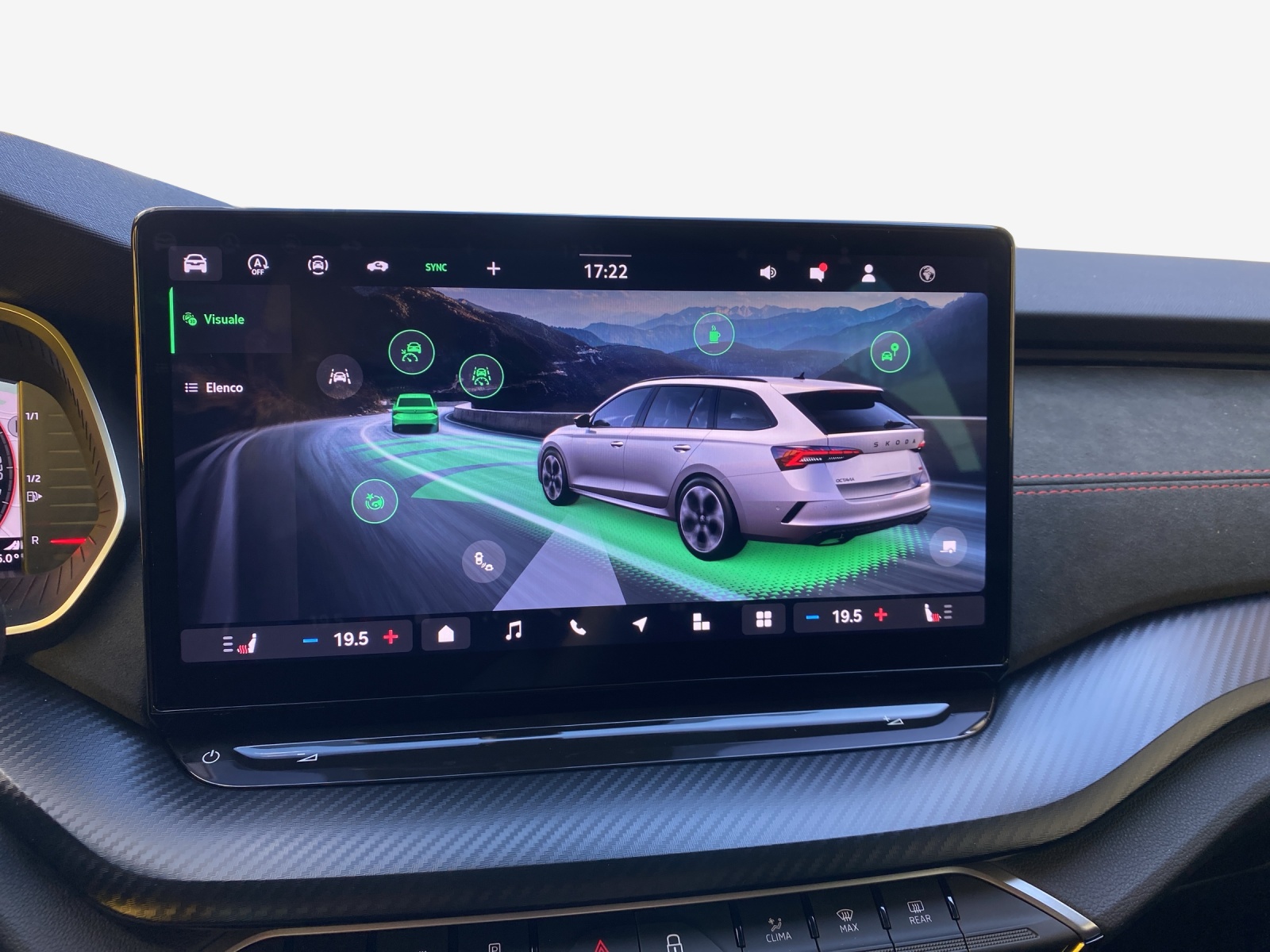 SKODA Octavia Combi 2.0 TSI DSG RS 30 Years Edition-image-13