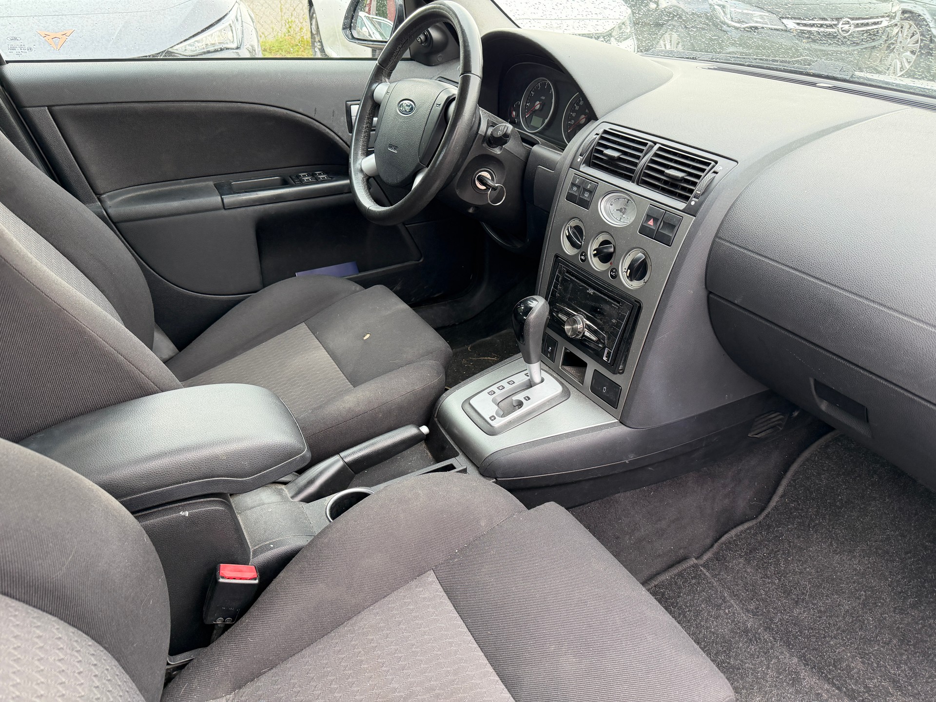 FORD Mondeo 2.5i V6 Executive-image-5