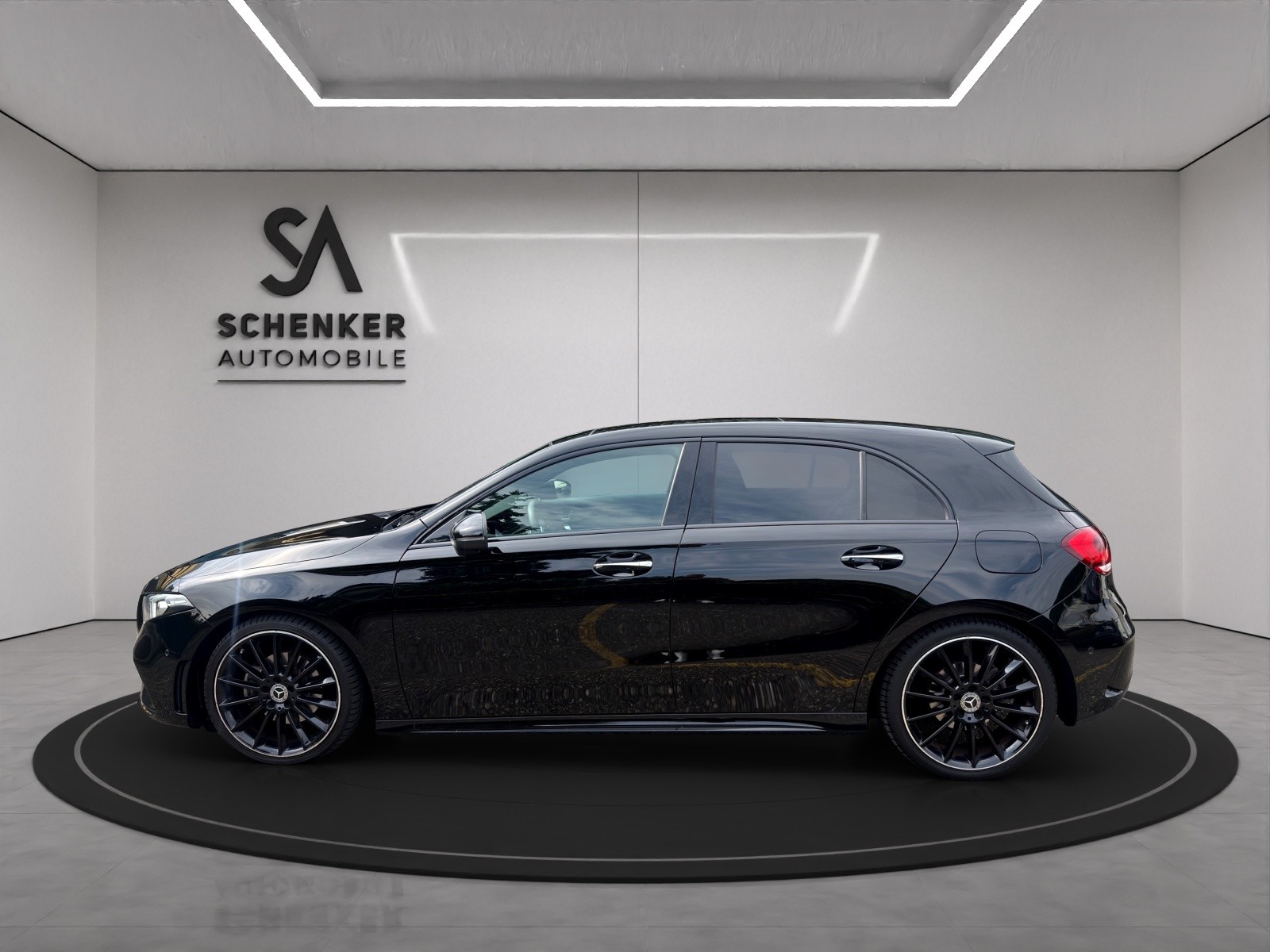 MERCEDES-BENZ A 180 d AMG Line-showroom-element-2