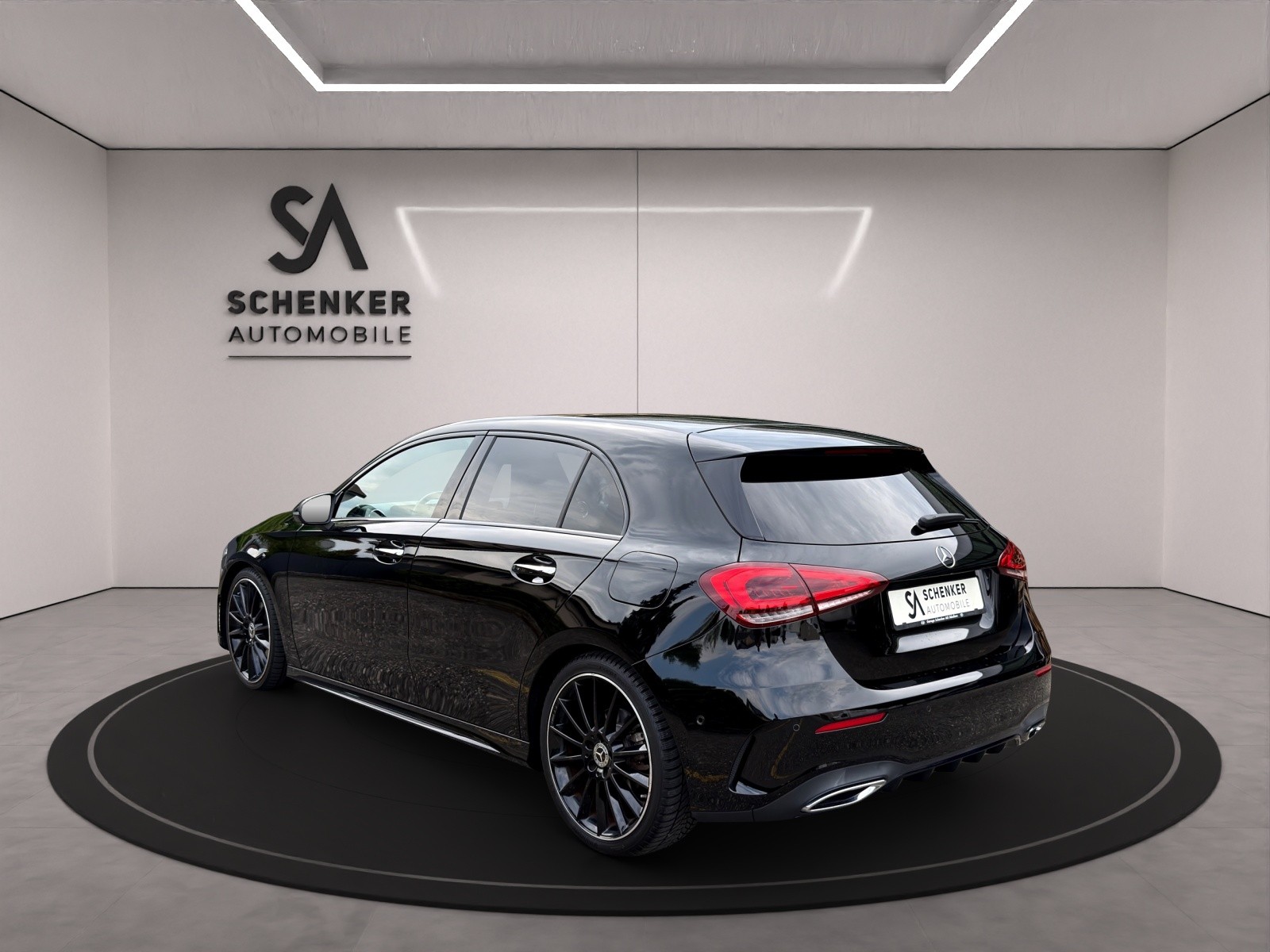 MERCEDES-BENZ A 180 d AMG Line-showroom-element-3