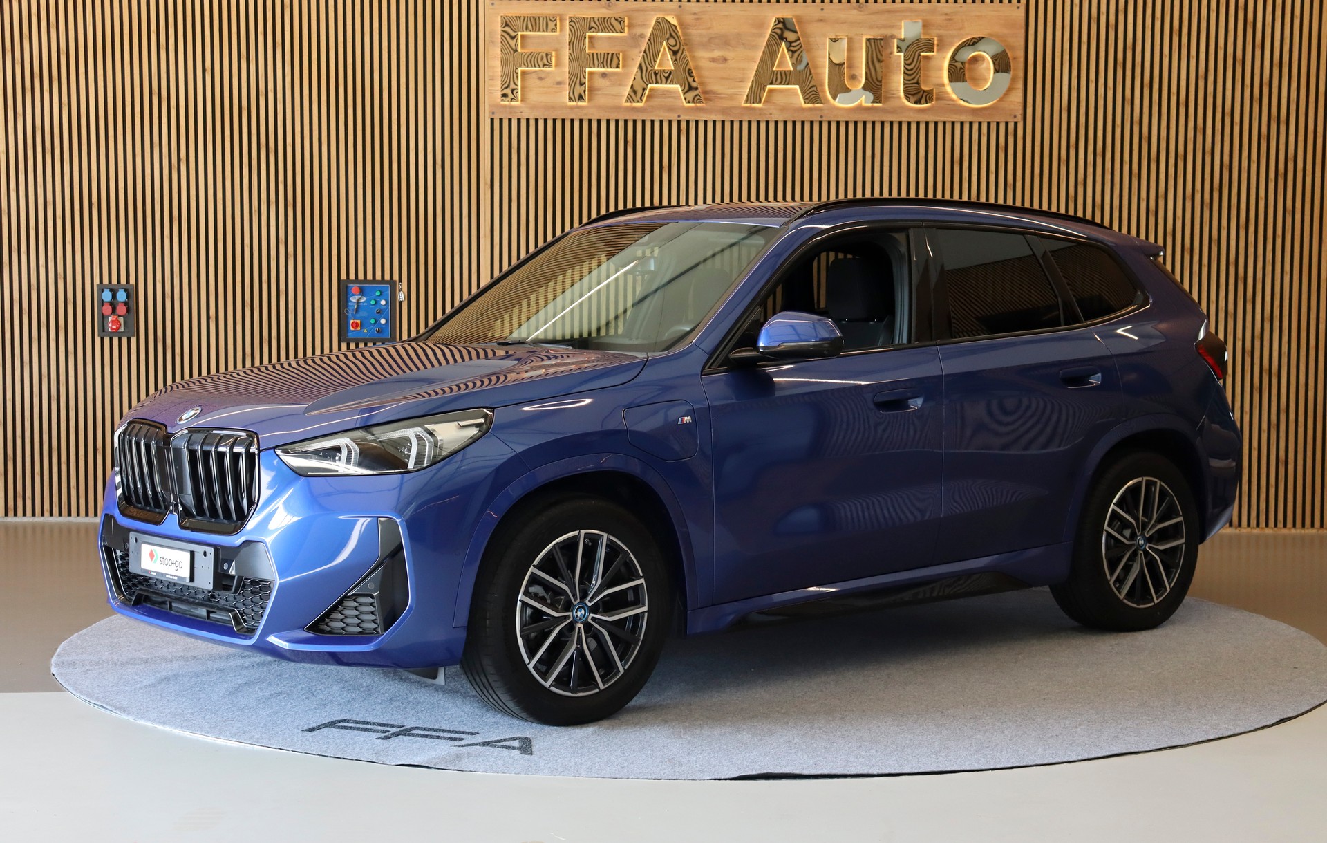 BMW X1 M Sport 25e xDrive paddles-showroom-element-2