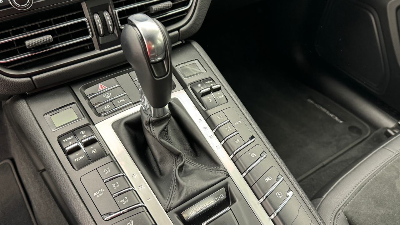 PORSCHE Macan PDK-image-10