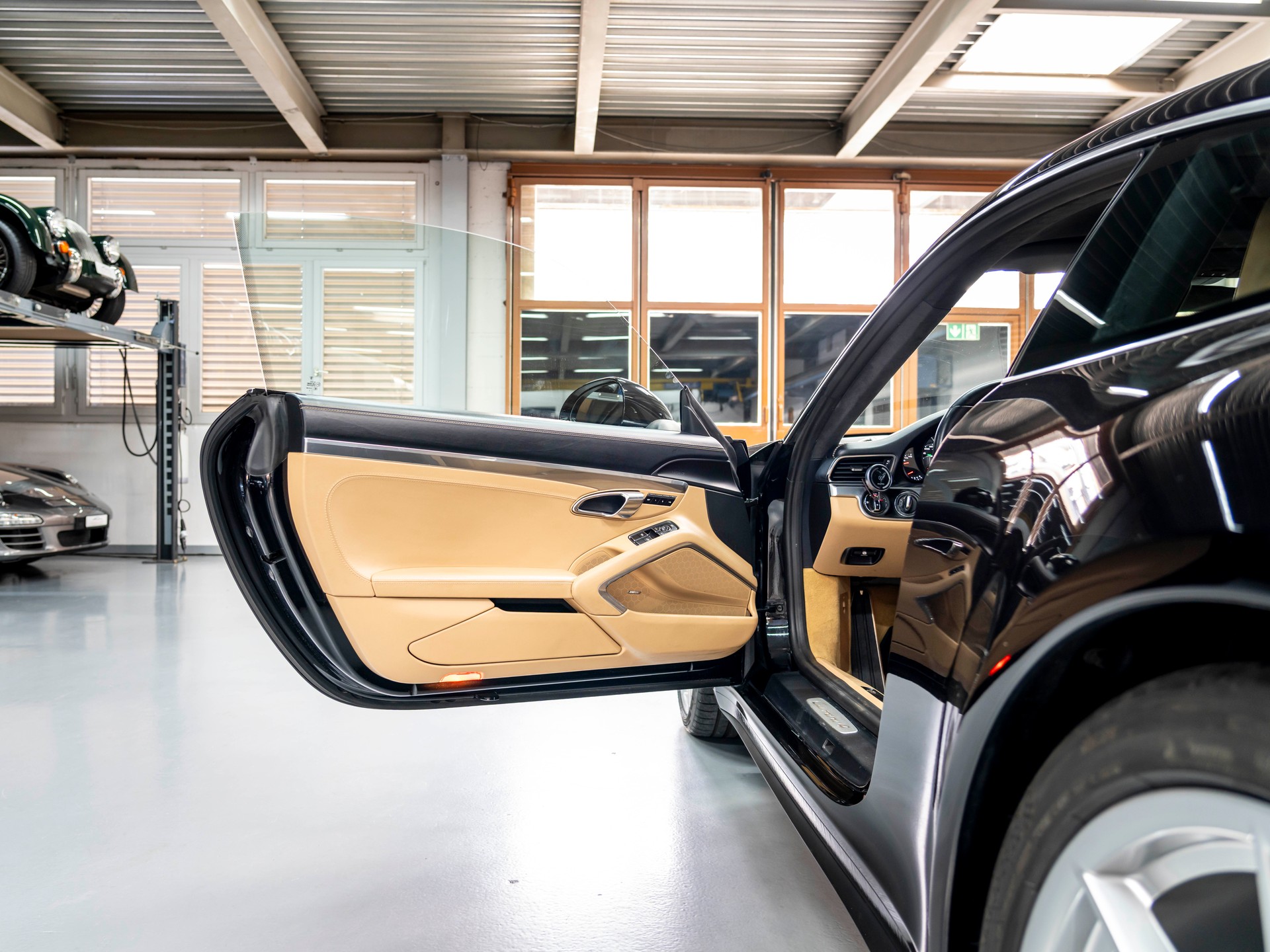 PORSCHE 911 Carrera 4 PDK-image-20