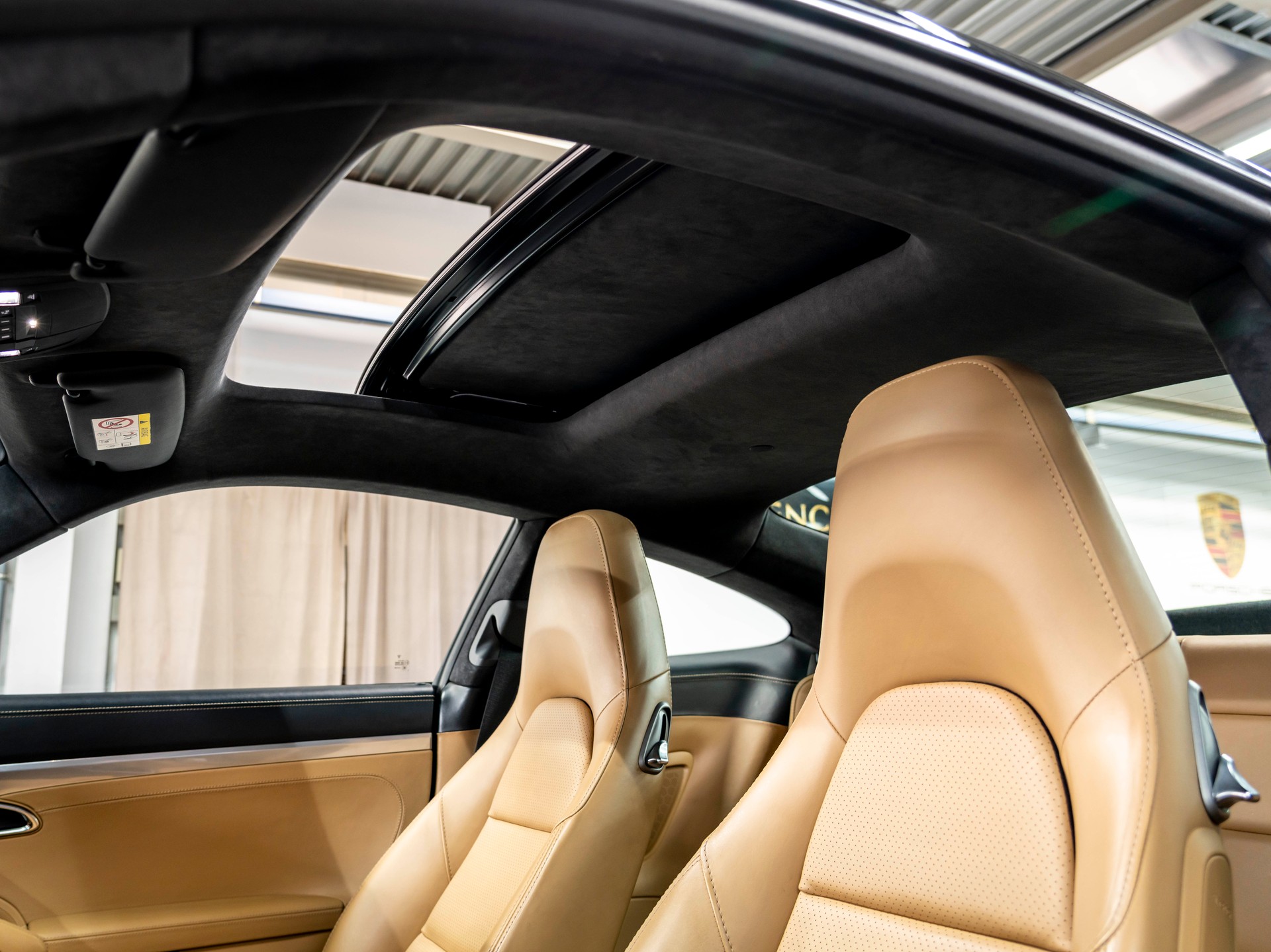 PORSCHE 911 Carrera 4 PDK-image-30