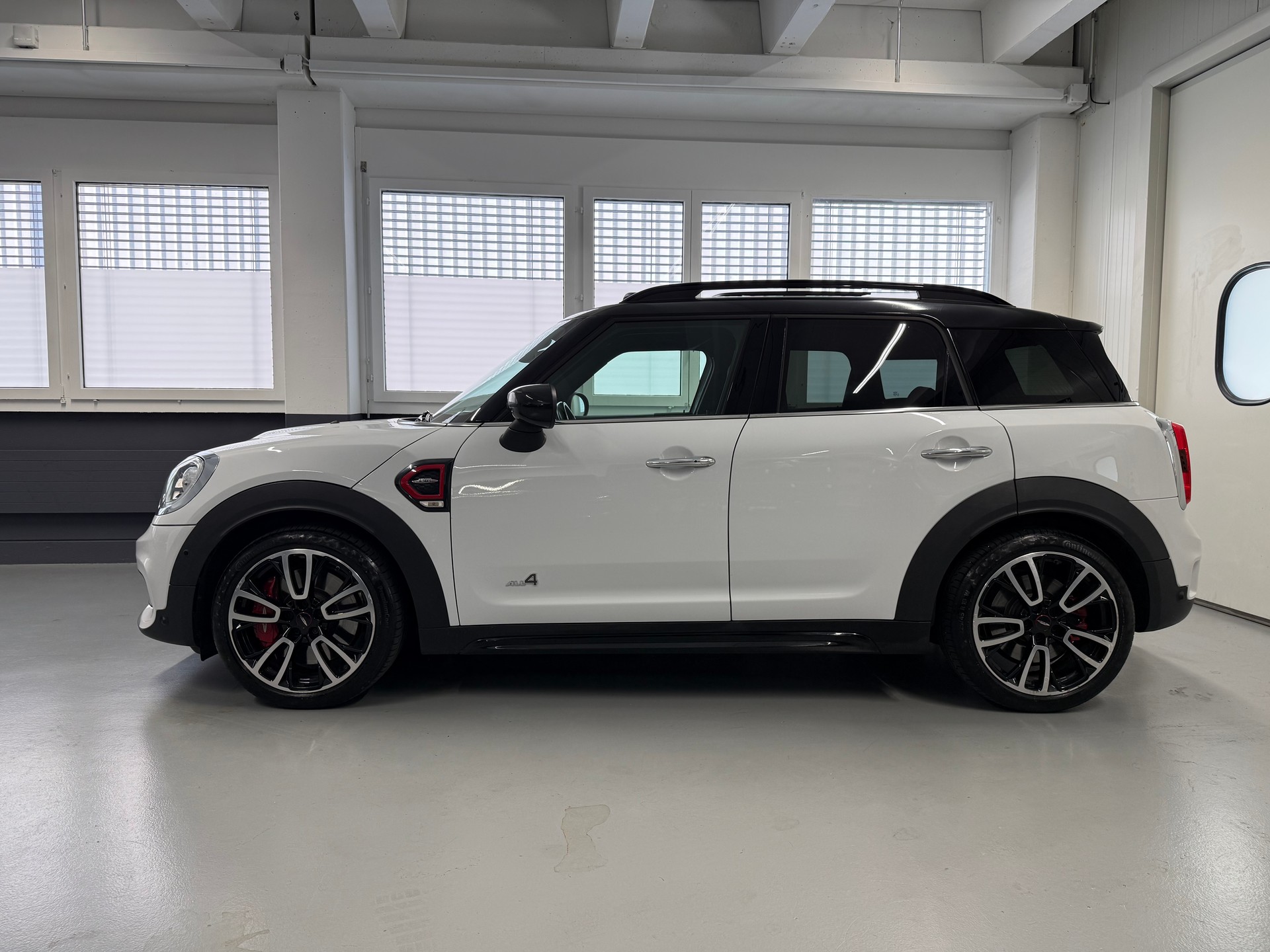 MINI Countryman John Cooper Works ALL4 Steptronic-showroom-element-2